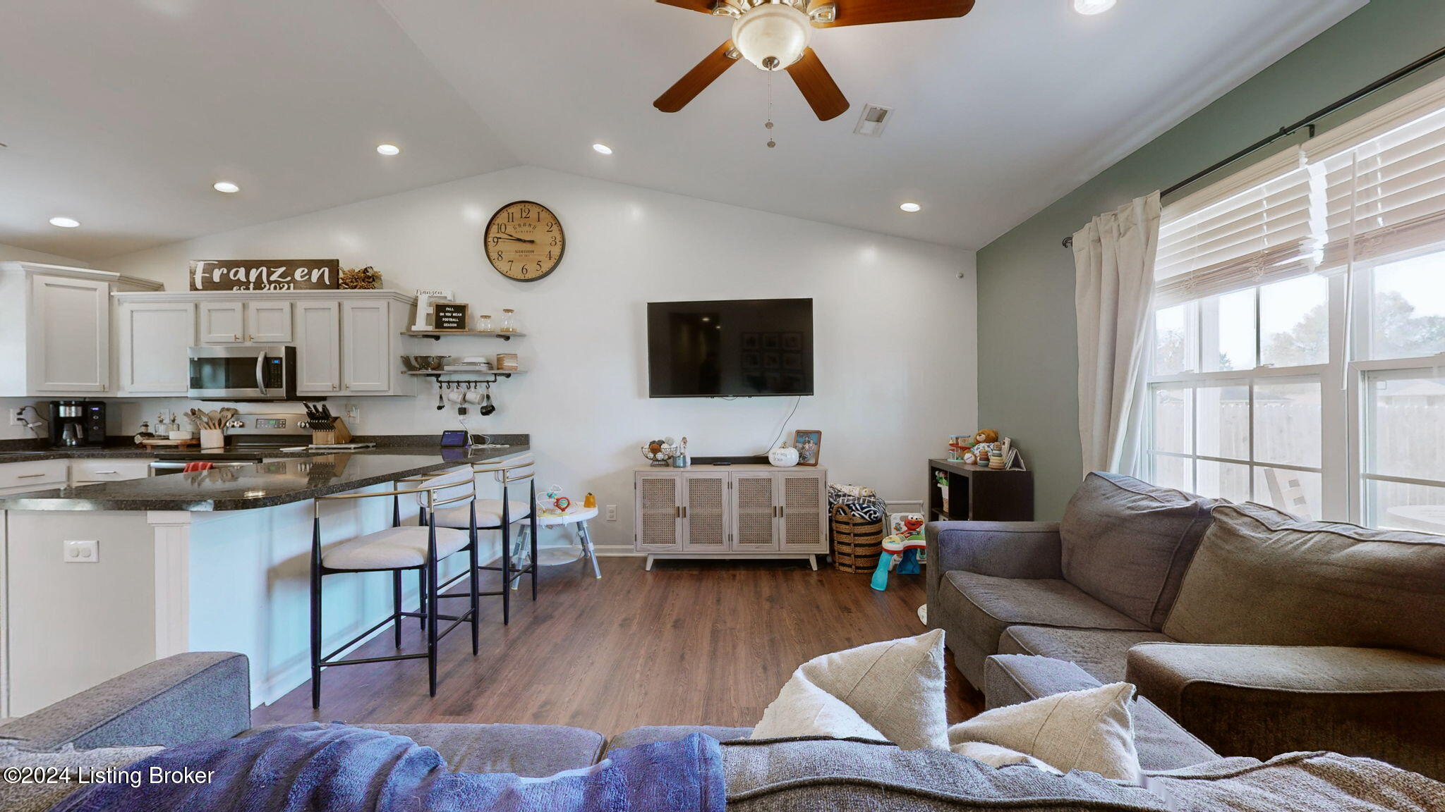 4405 Debbie Ct