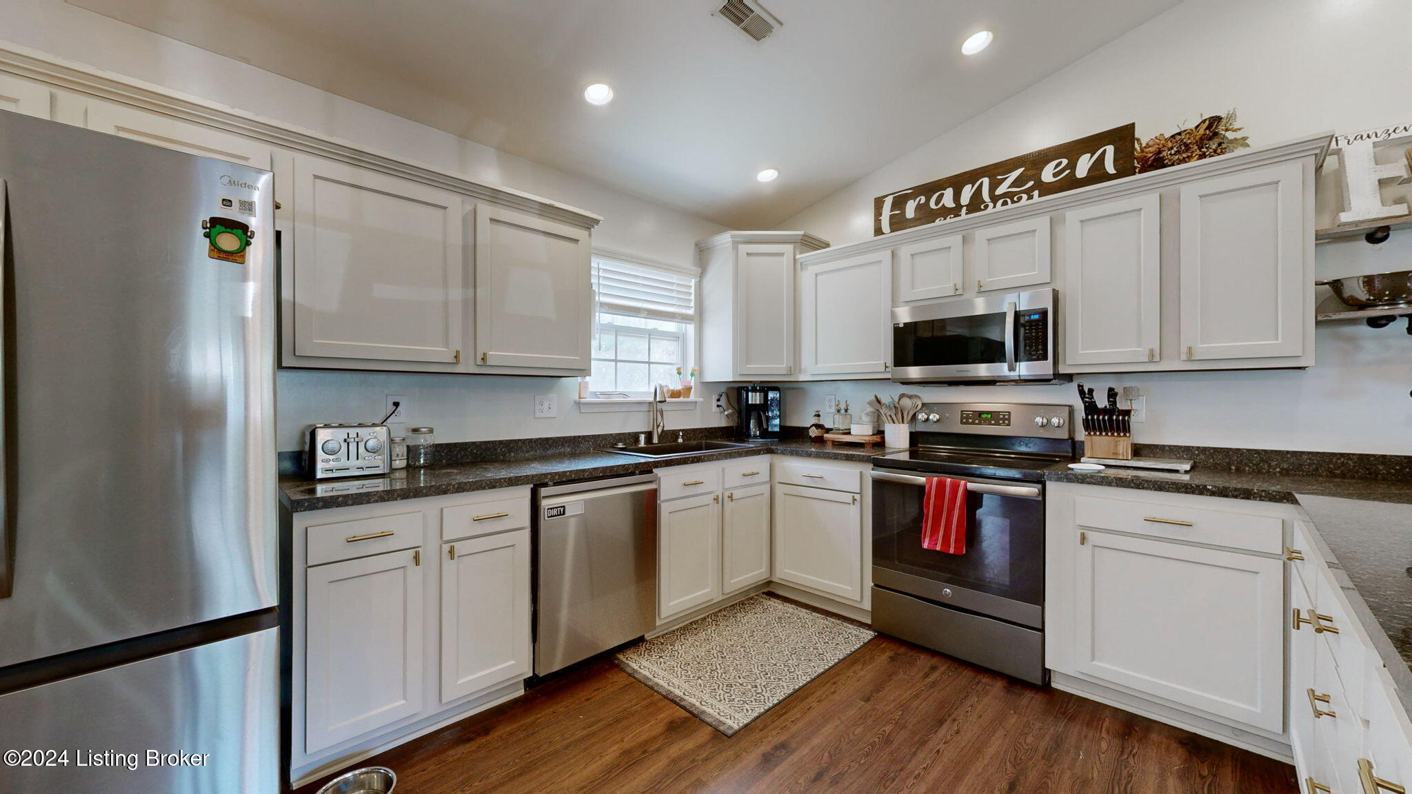 4405 Debbie Ct