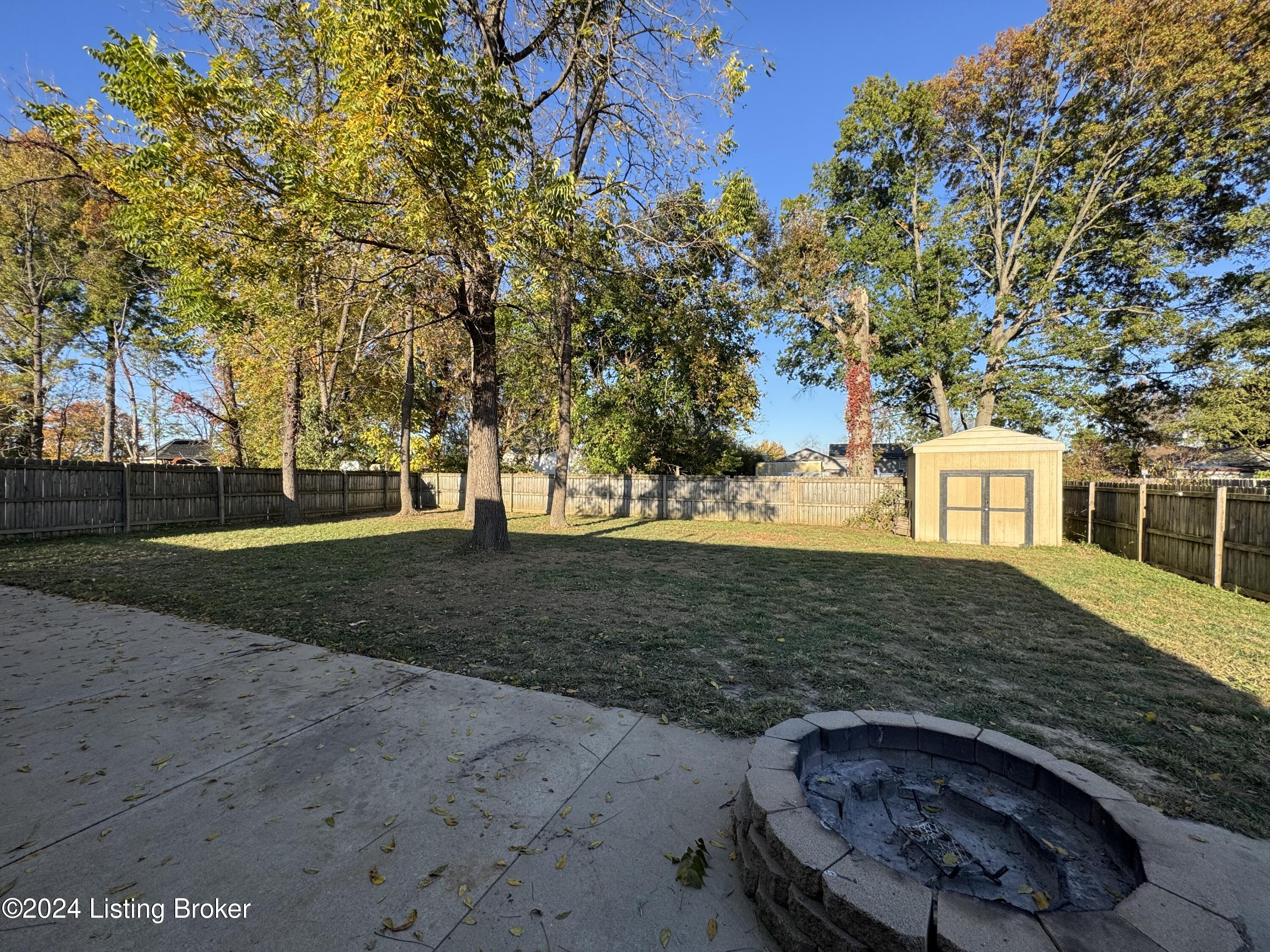 4405 Debbie Ct