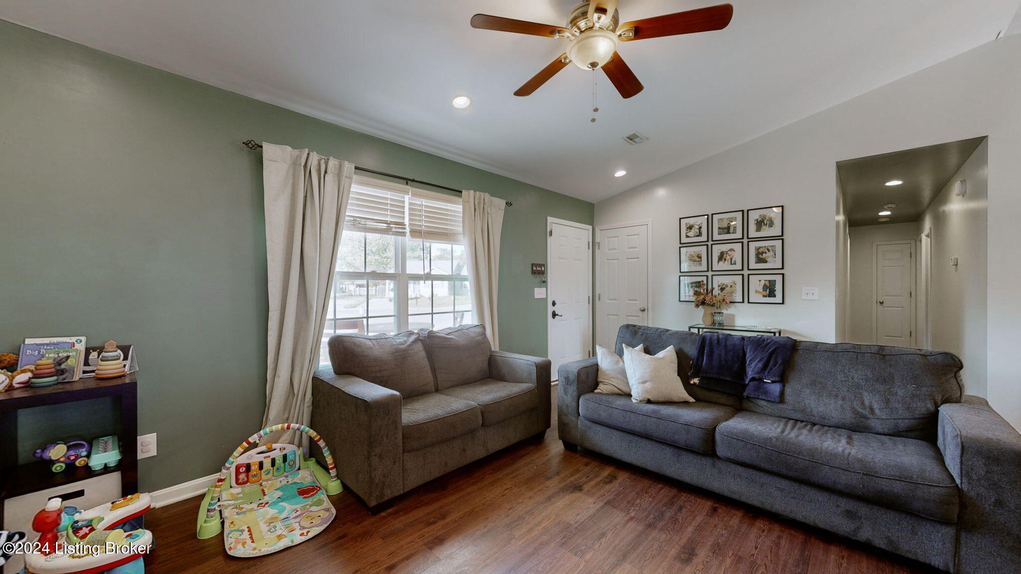 4405 Debbie Ct