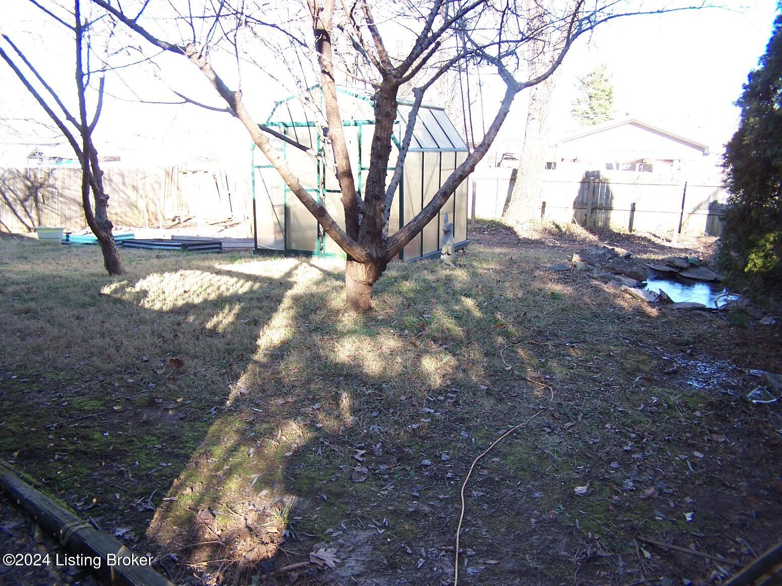 6121 Whispering Hills Blvd