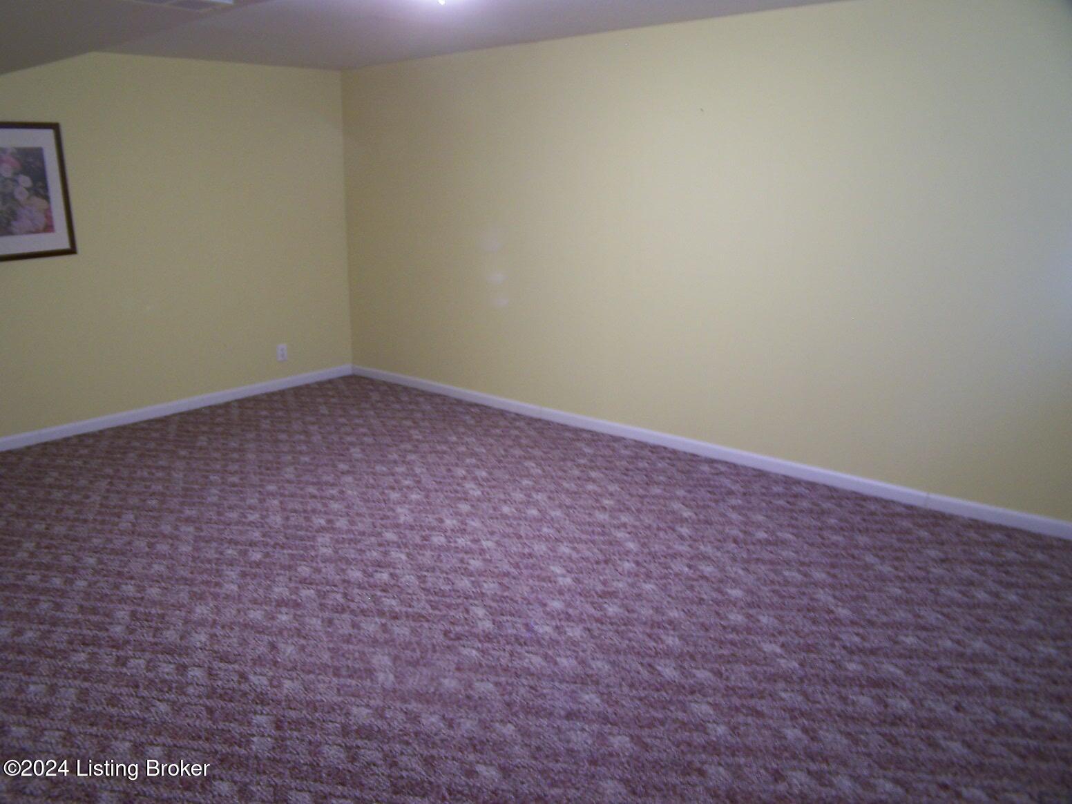 6121 Whispering Hills Blvd