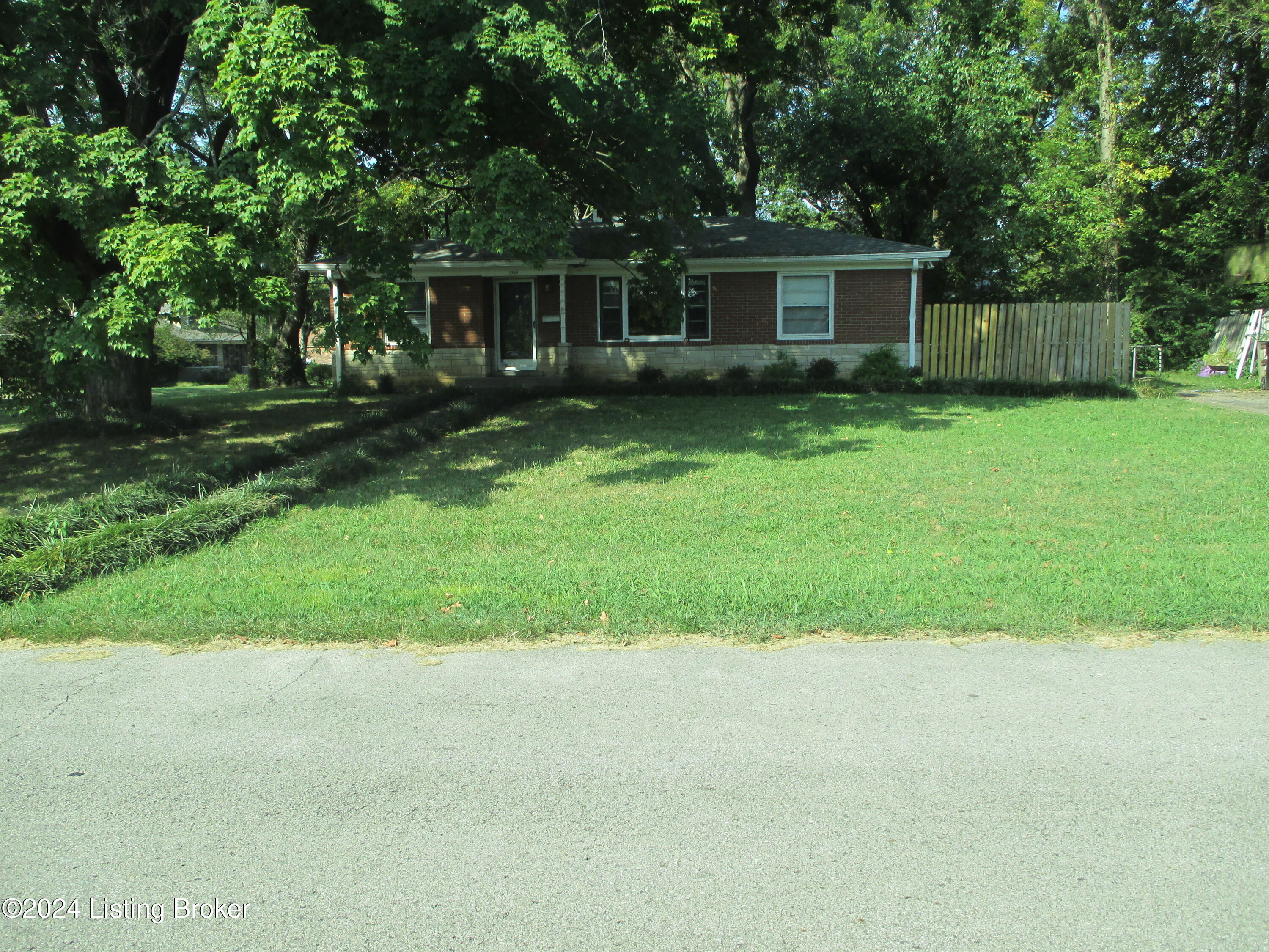 3303 Wellingmoor Ave