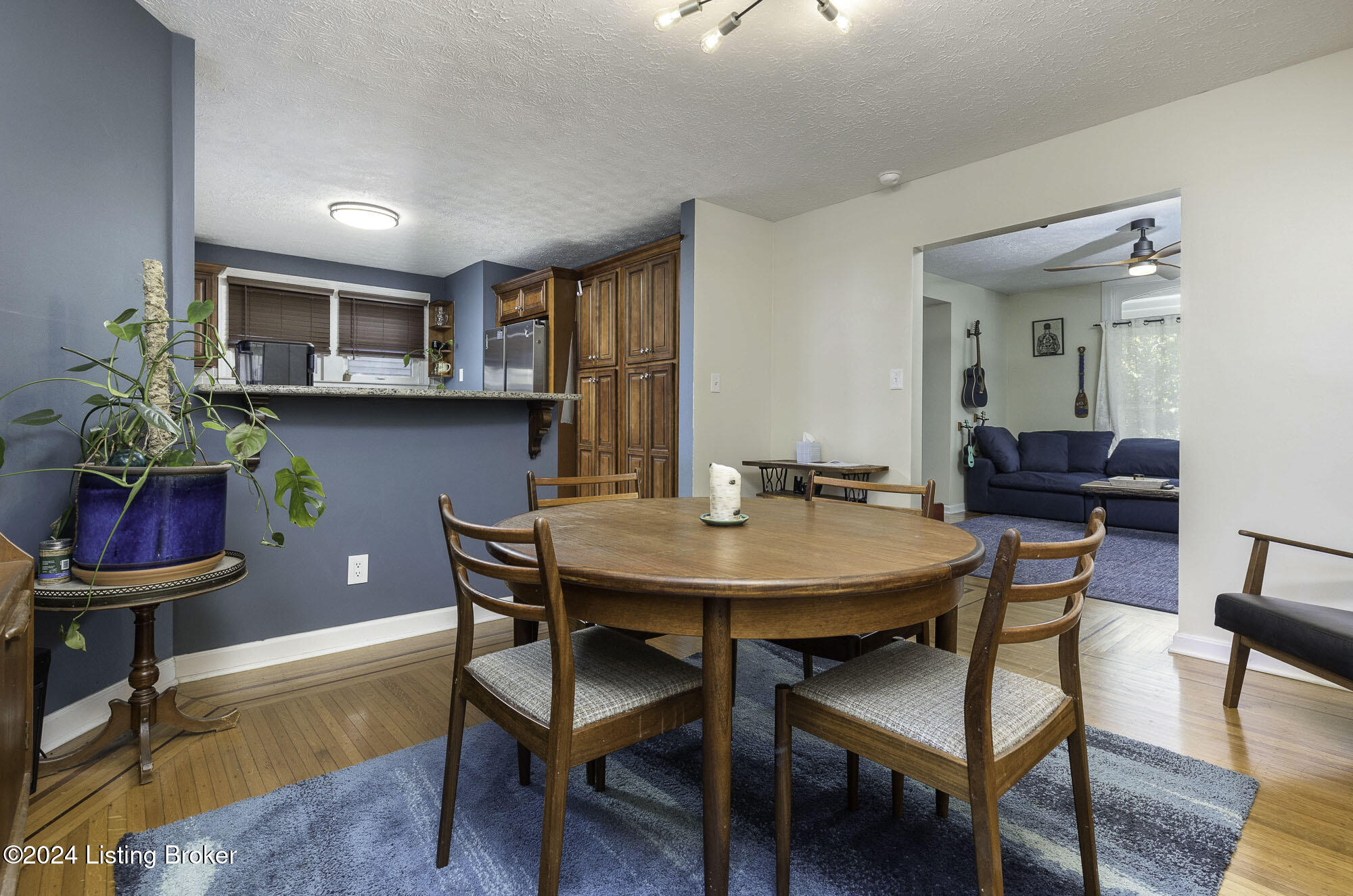 152 N Bellaire Ave