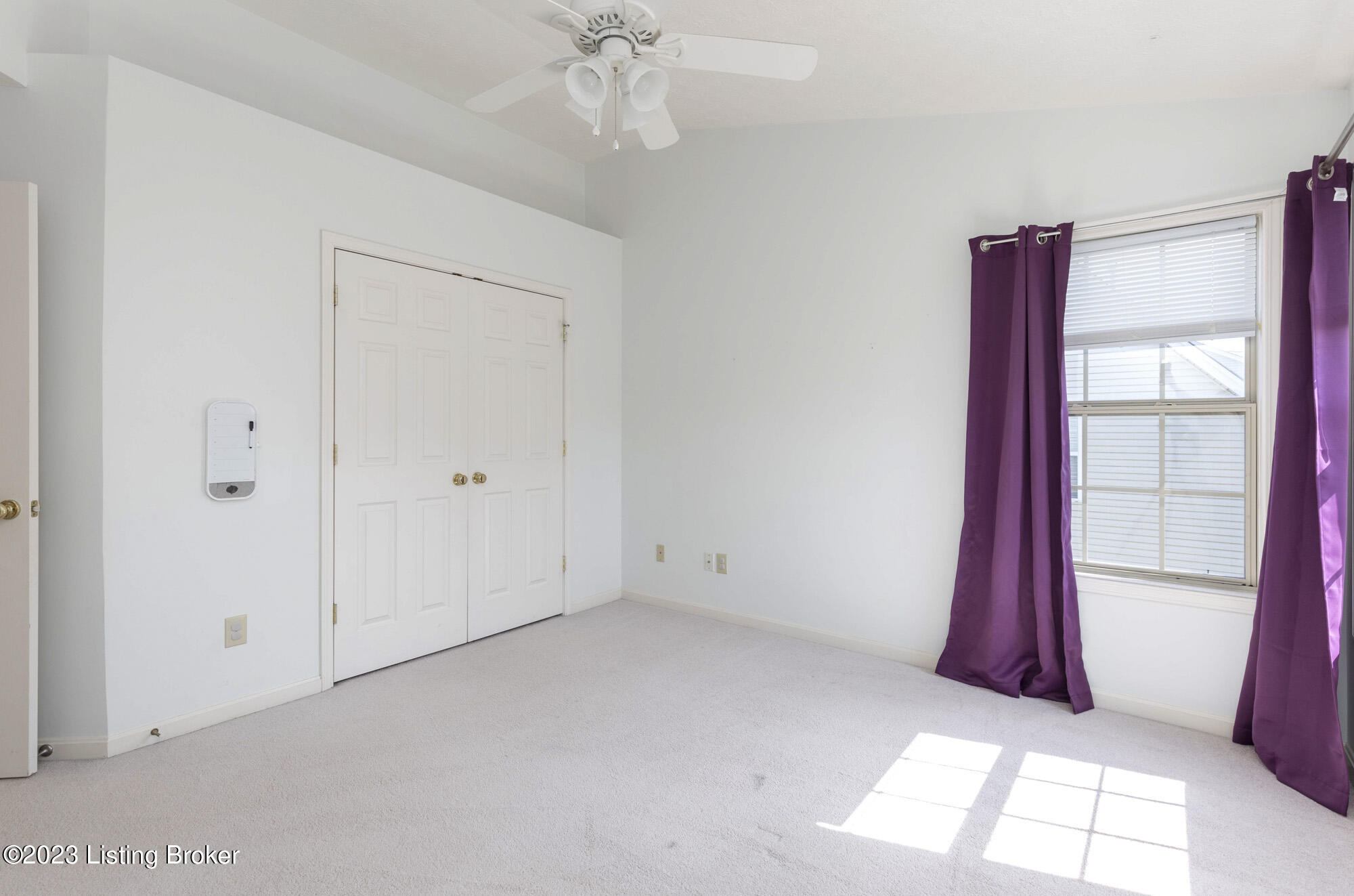 5833 Waveland Cir