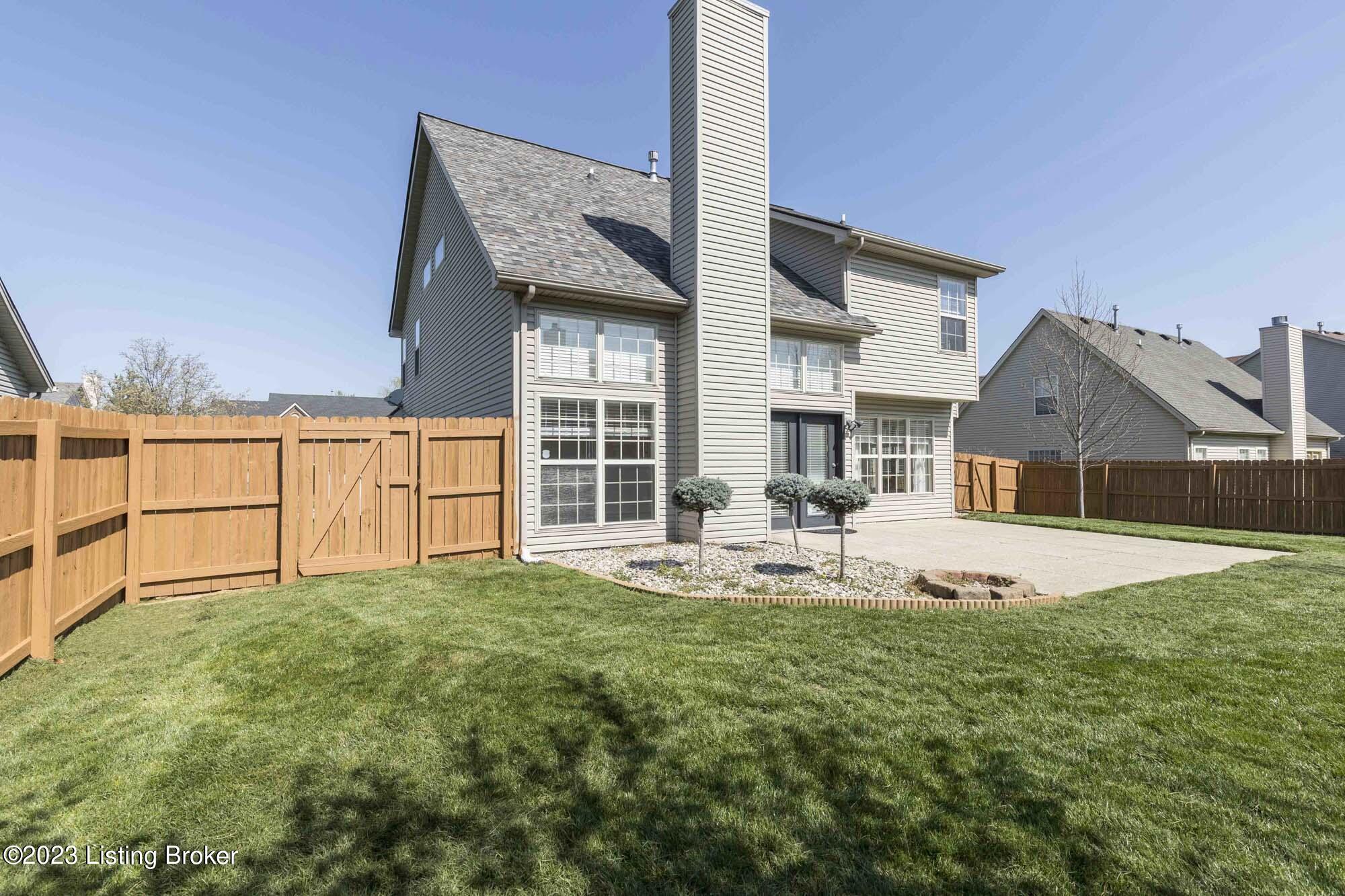5833 Waveland Cir