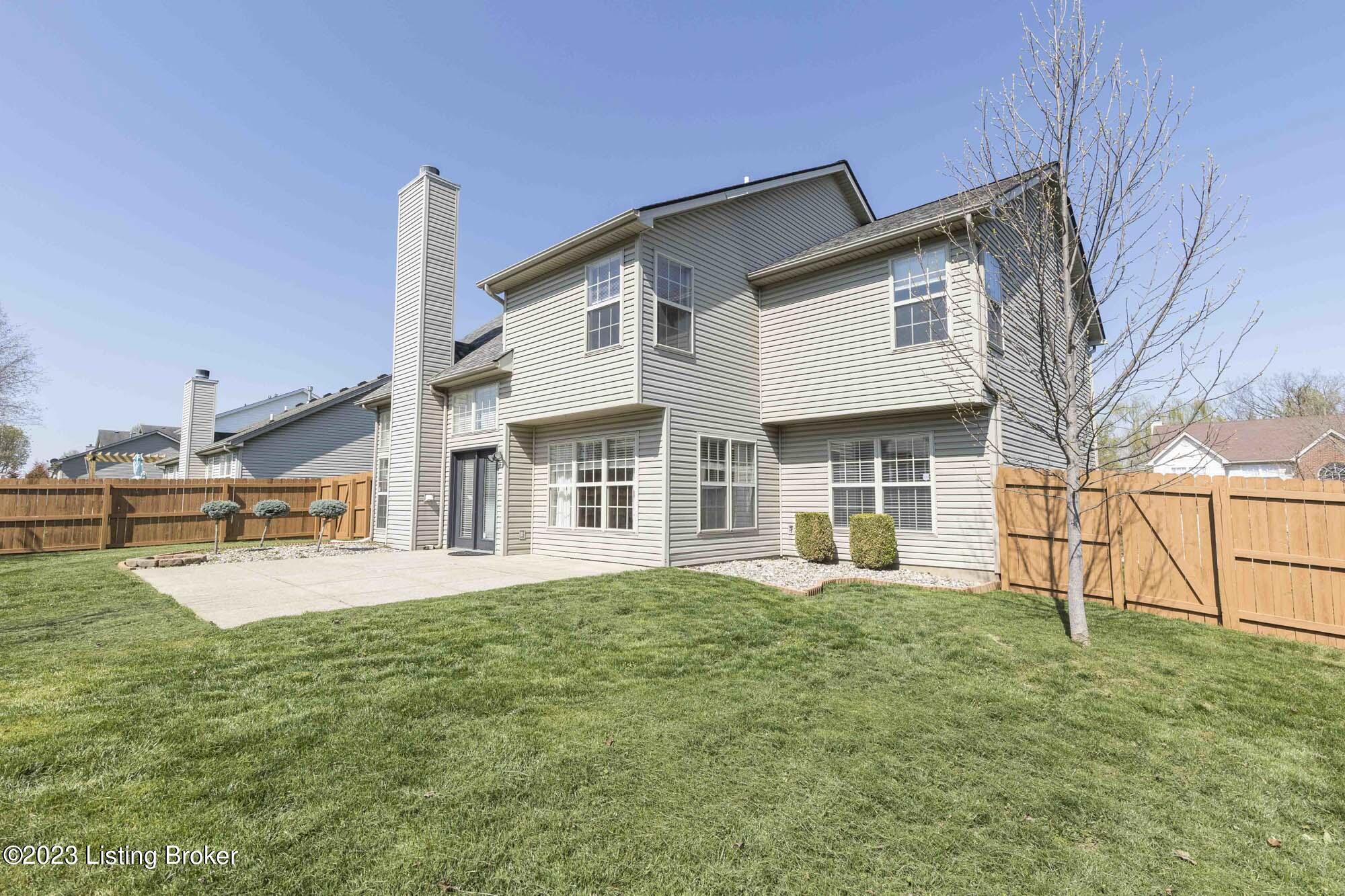 5833 Waveland Cir