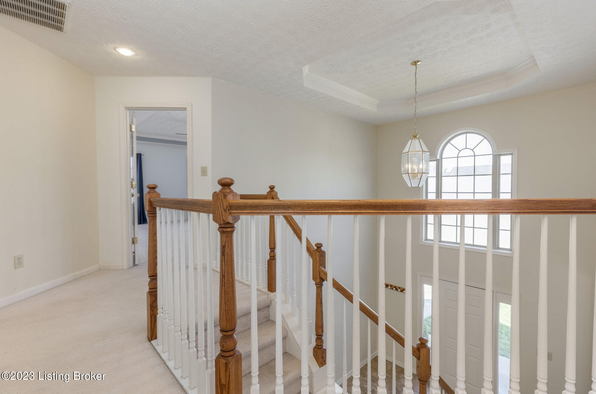 5833 Waveland Cir