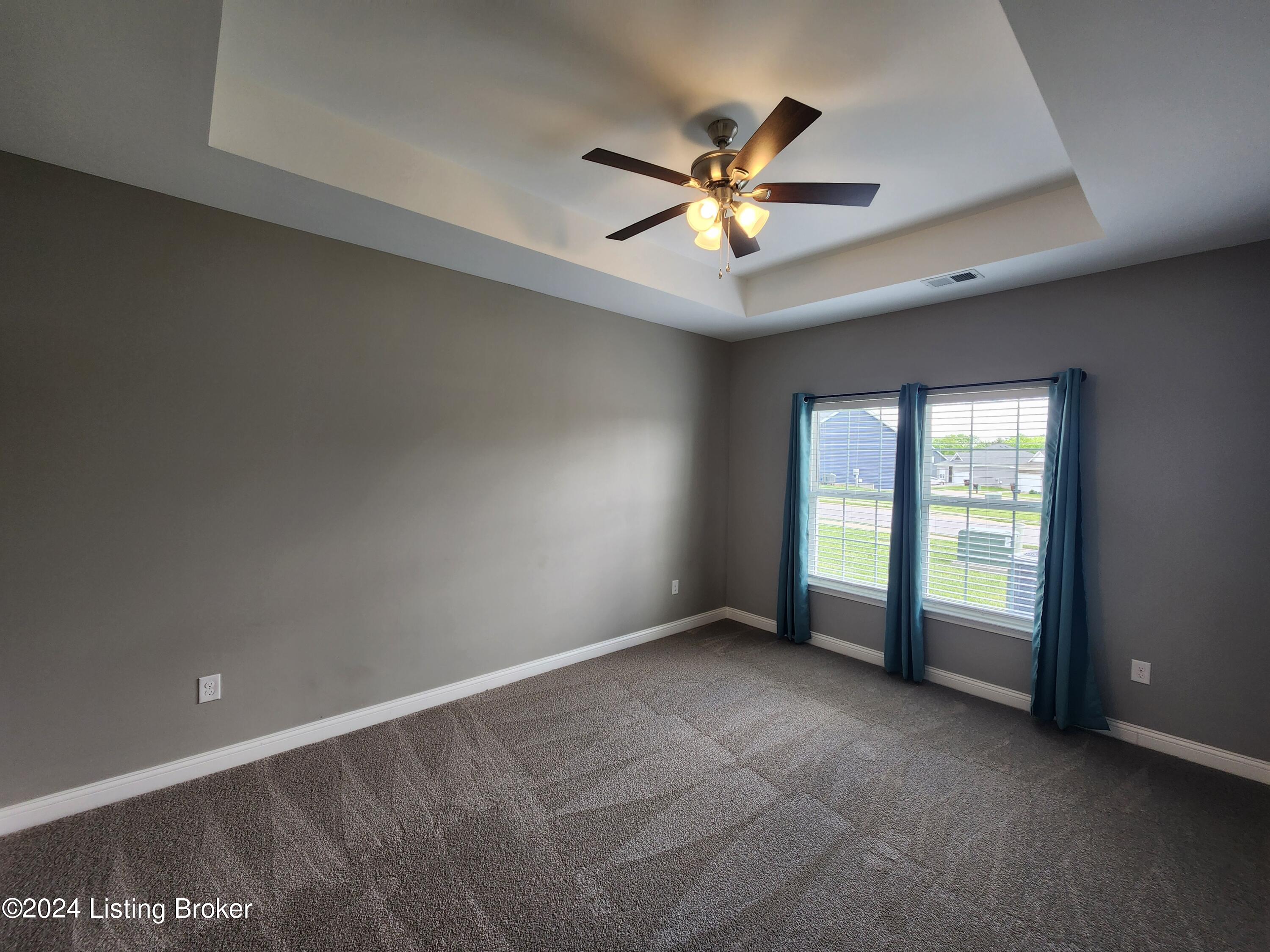 32 Hunters Ridge Dr