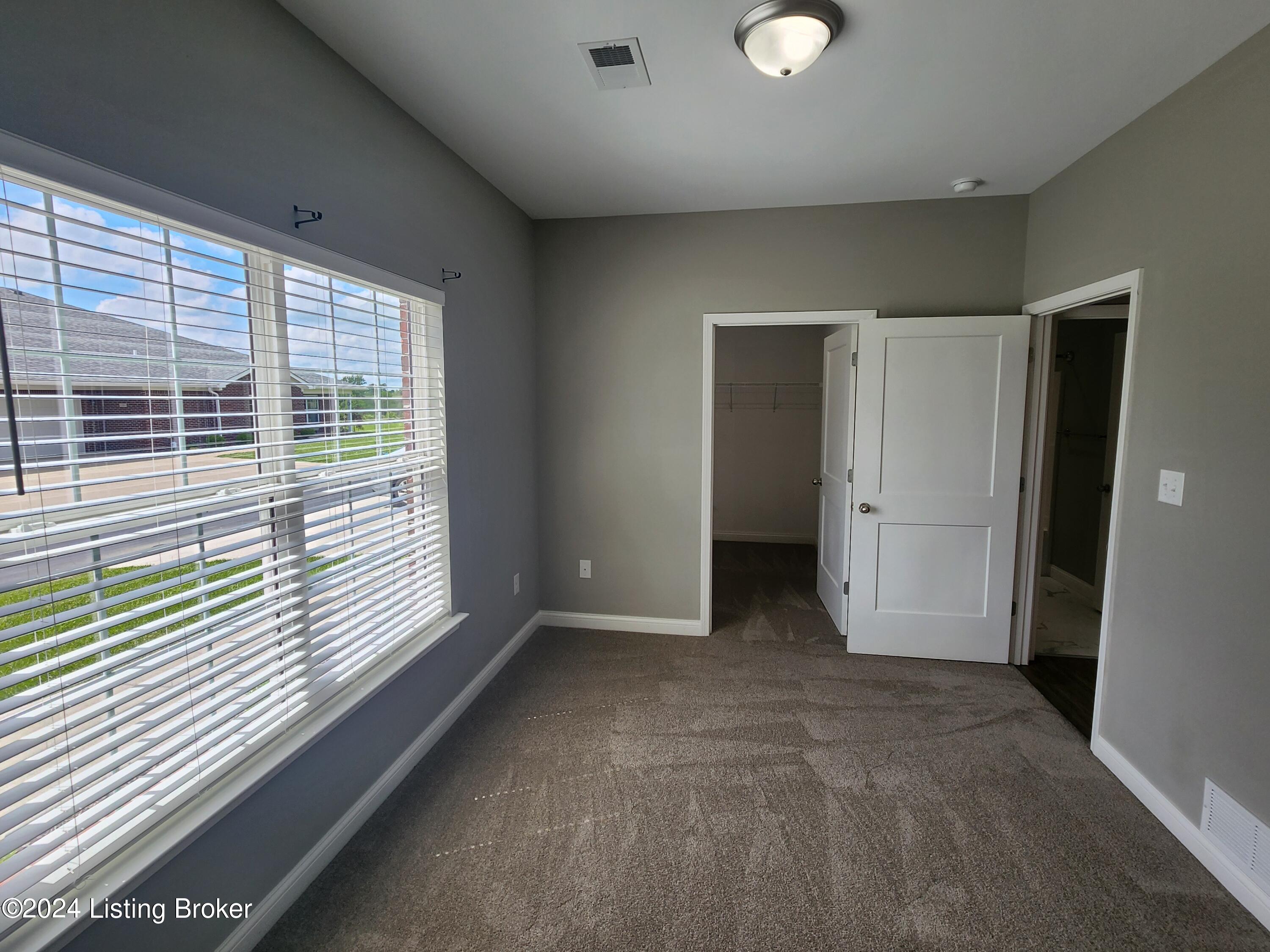 32 Hunters Ridge Dr