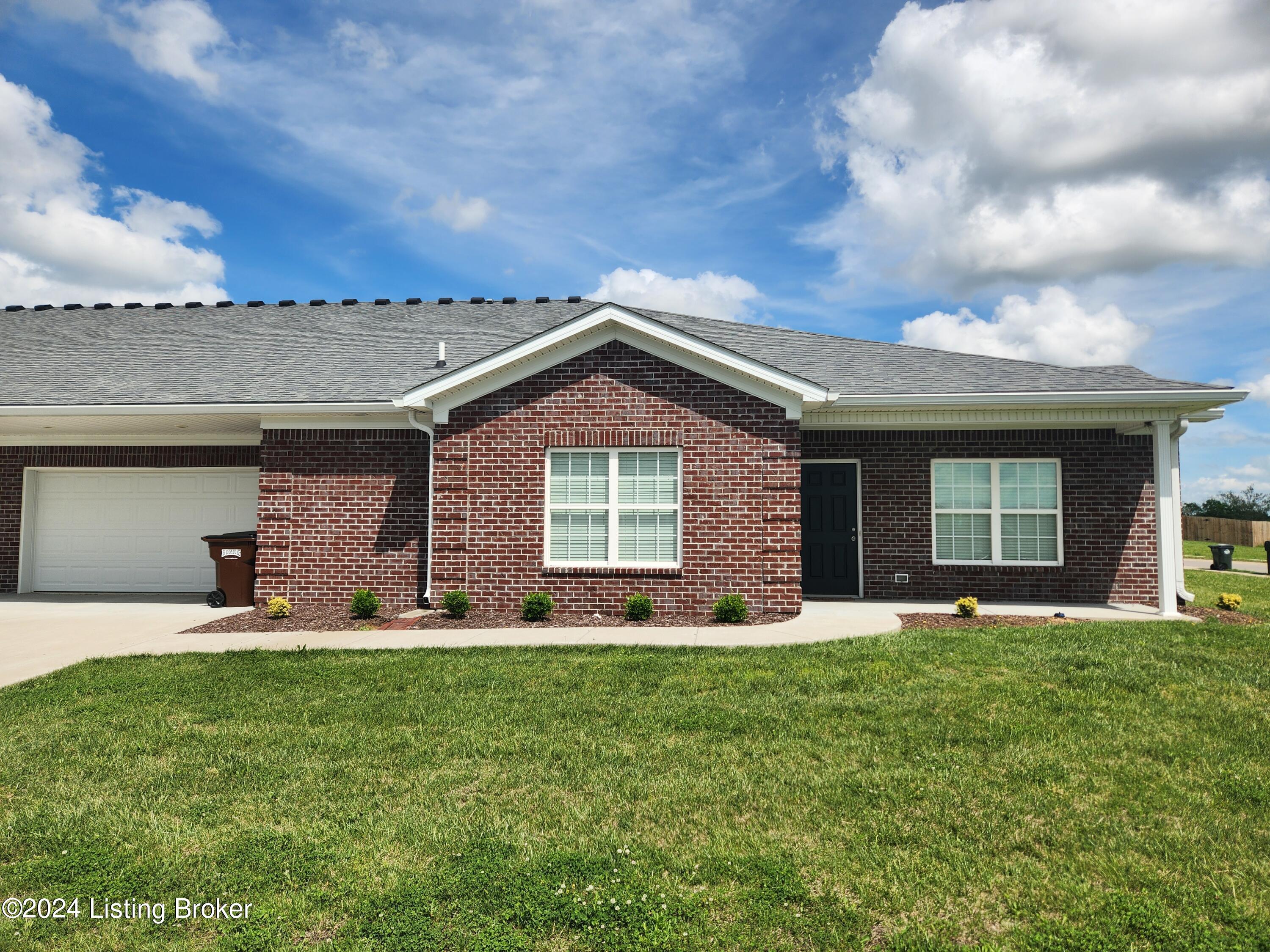 32 Hunters Ridge Dr