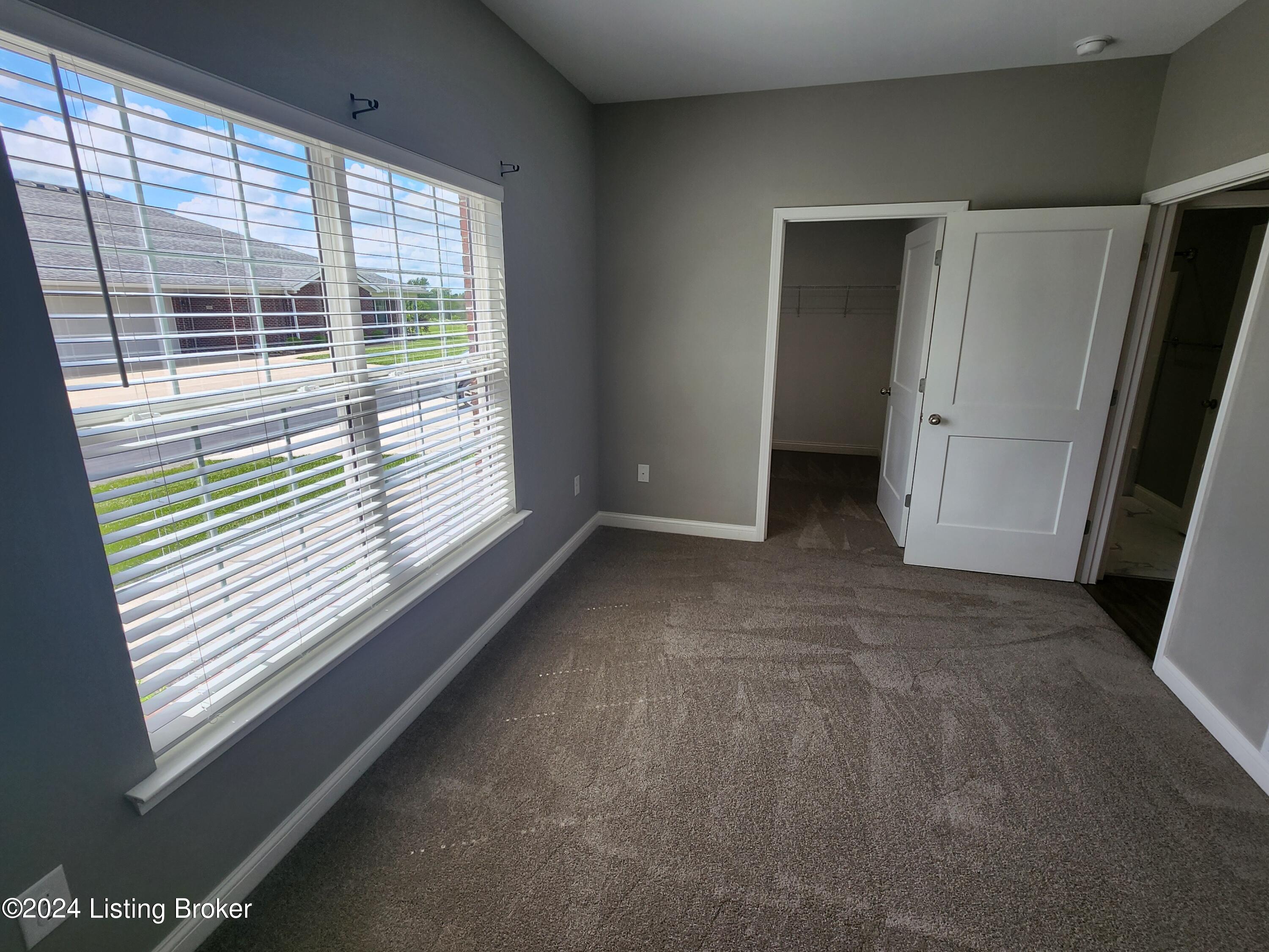 32 Hunters Ridge Dr