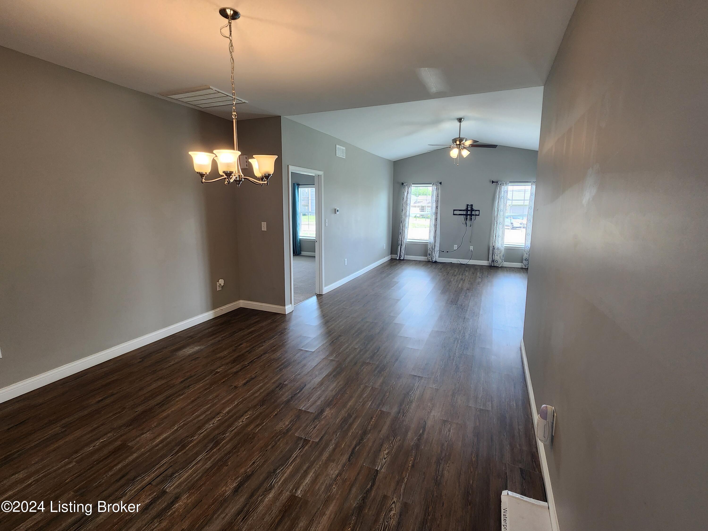 32 Hunters Ridge Dr