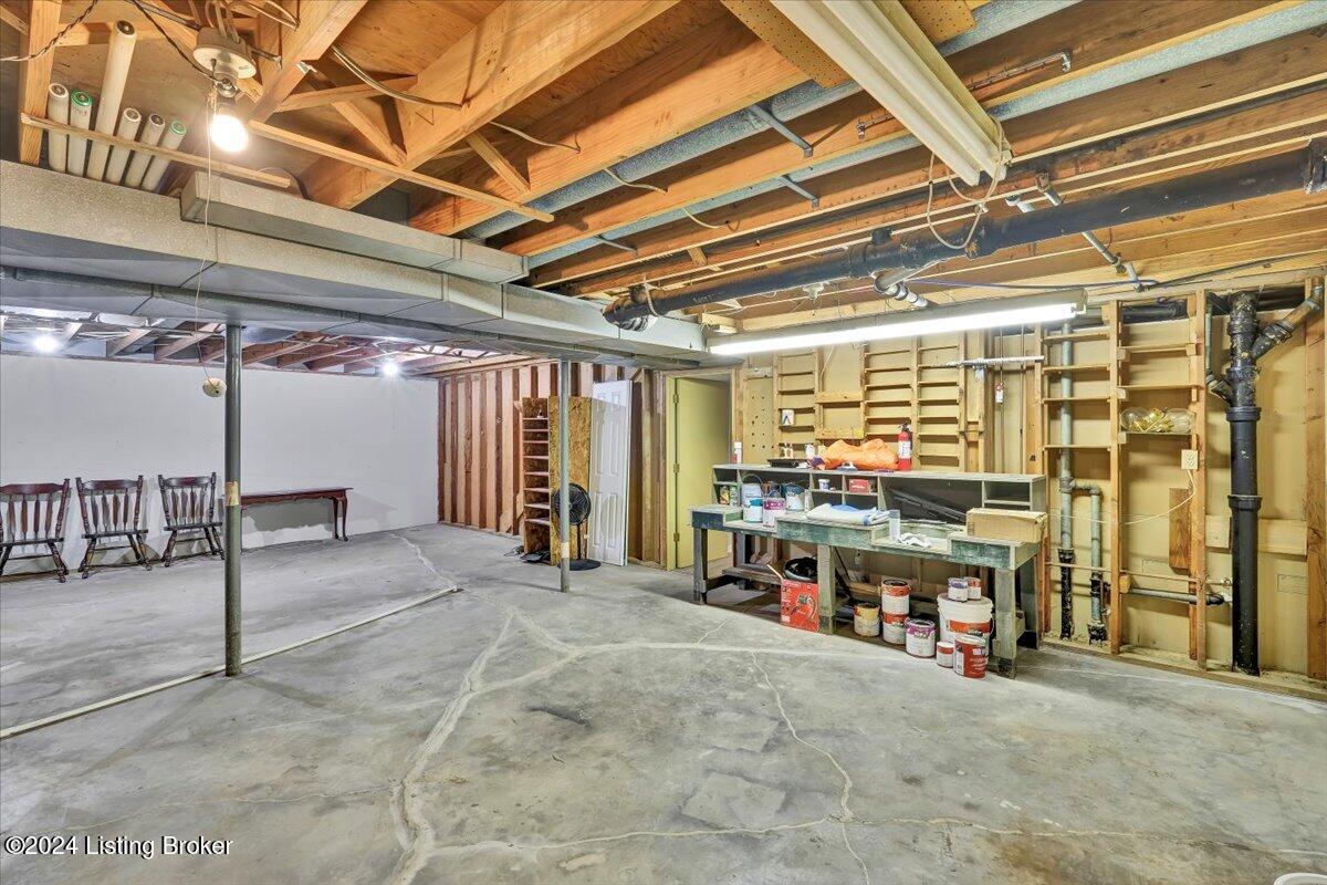 1208 Potomac Pl