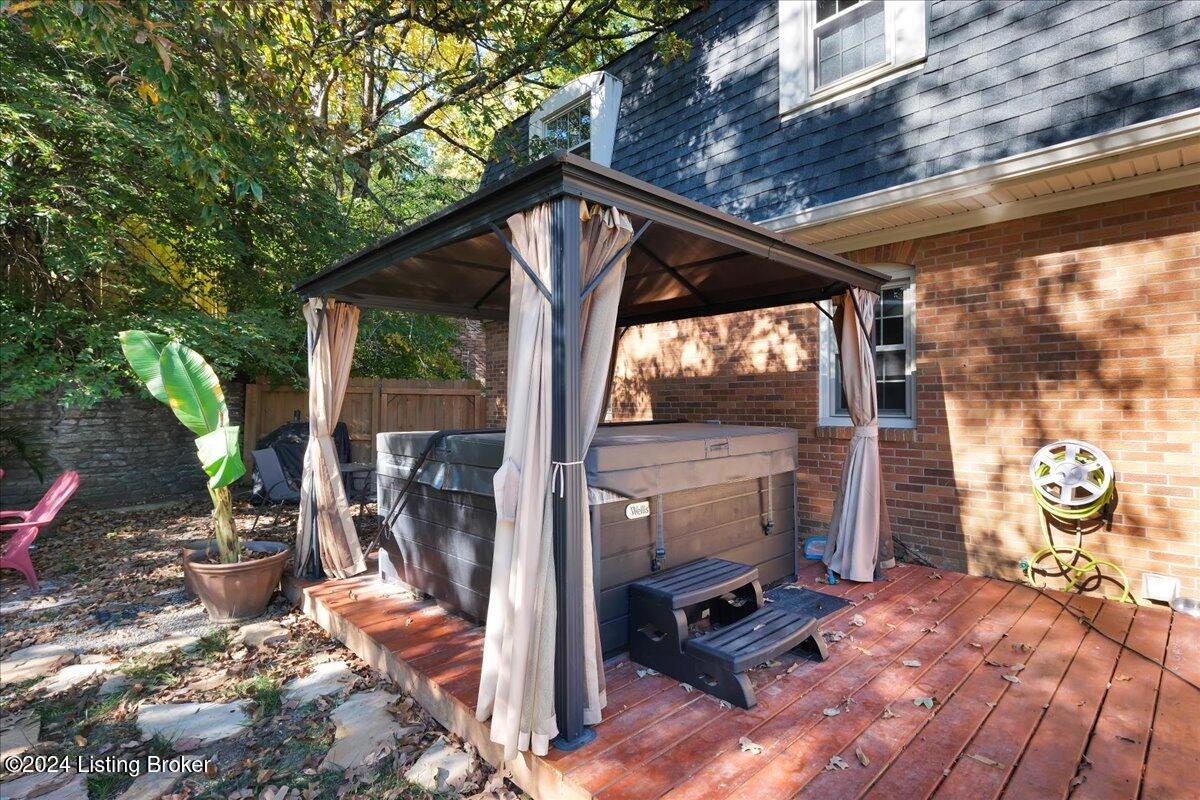 1208 Potomac Pl