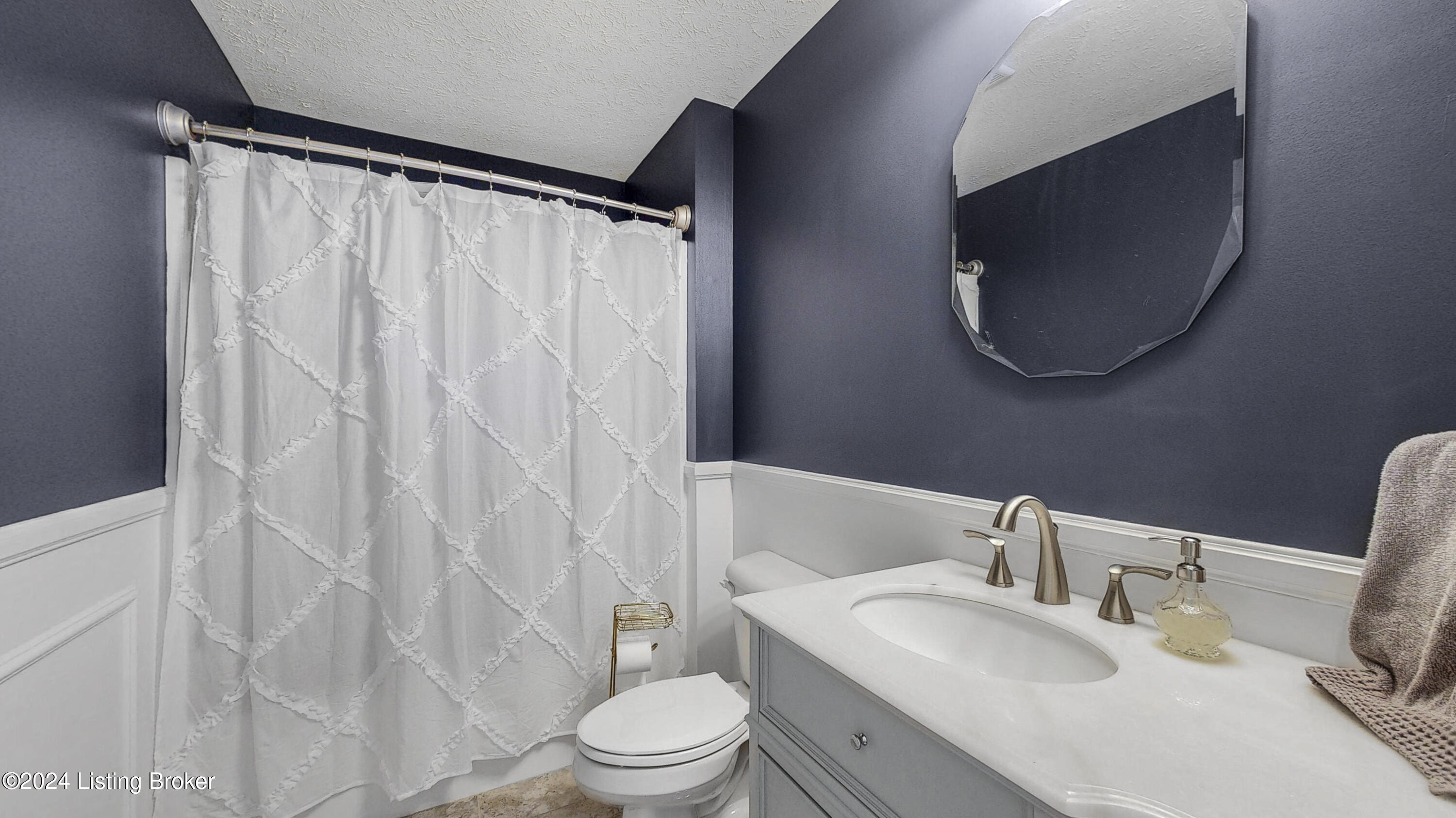 2107 Carabiner Way
