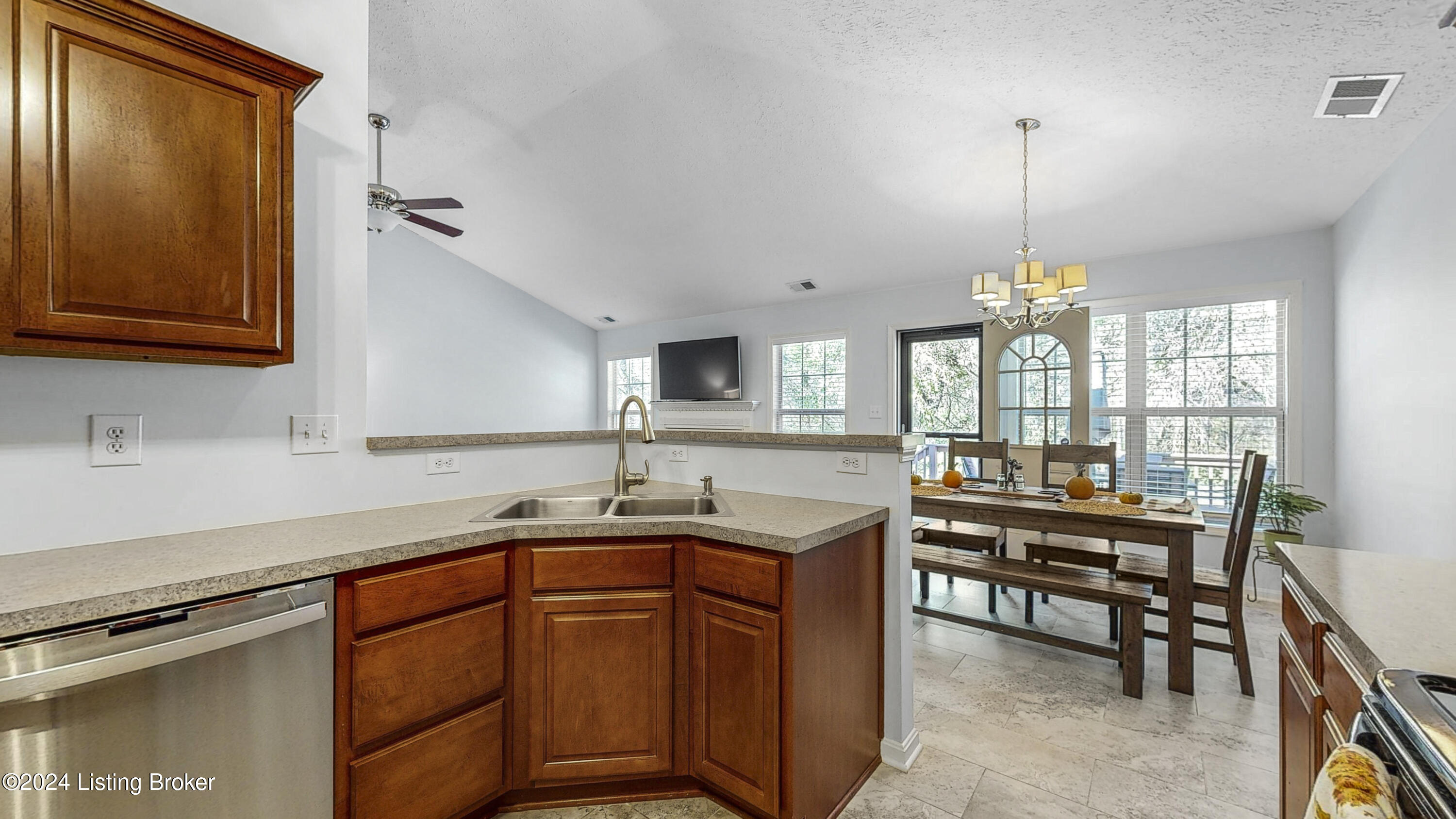 2107 Carabiner Way
