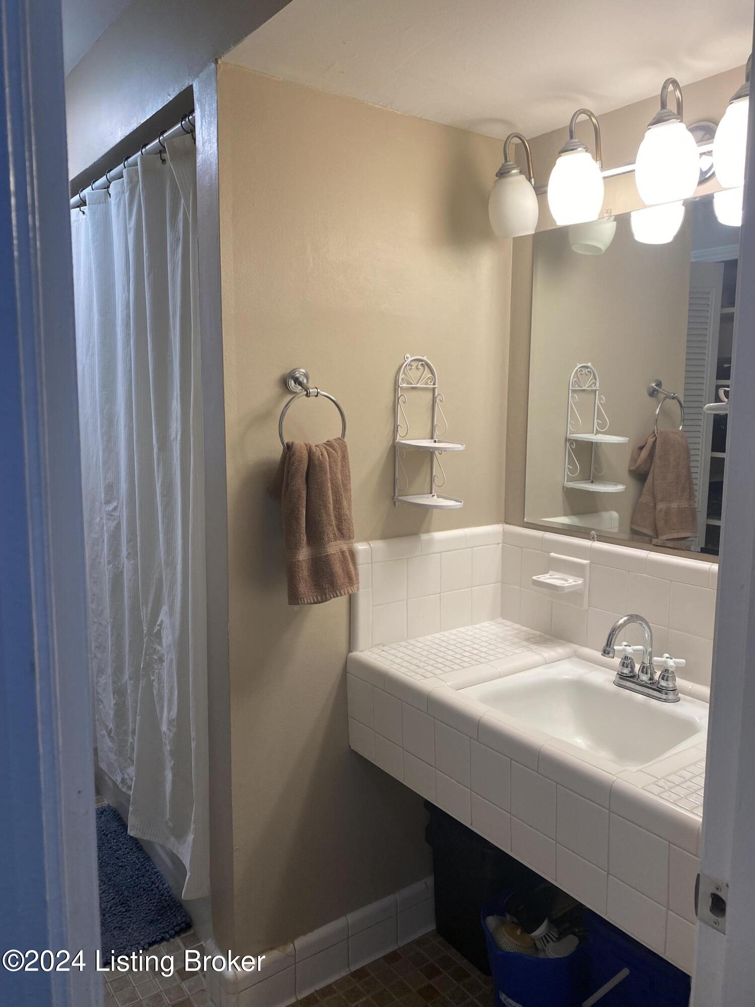 1936 Goldsmith Ln APT 3