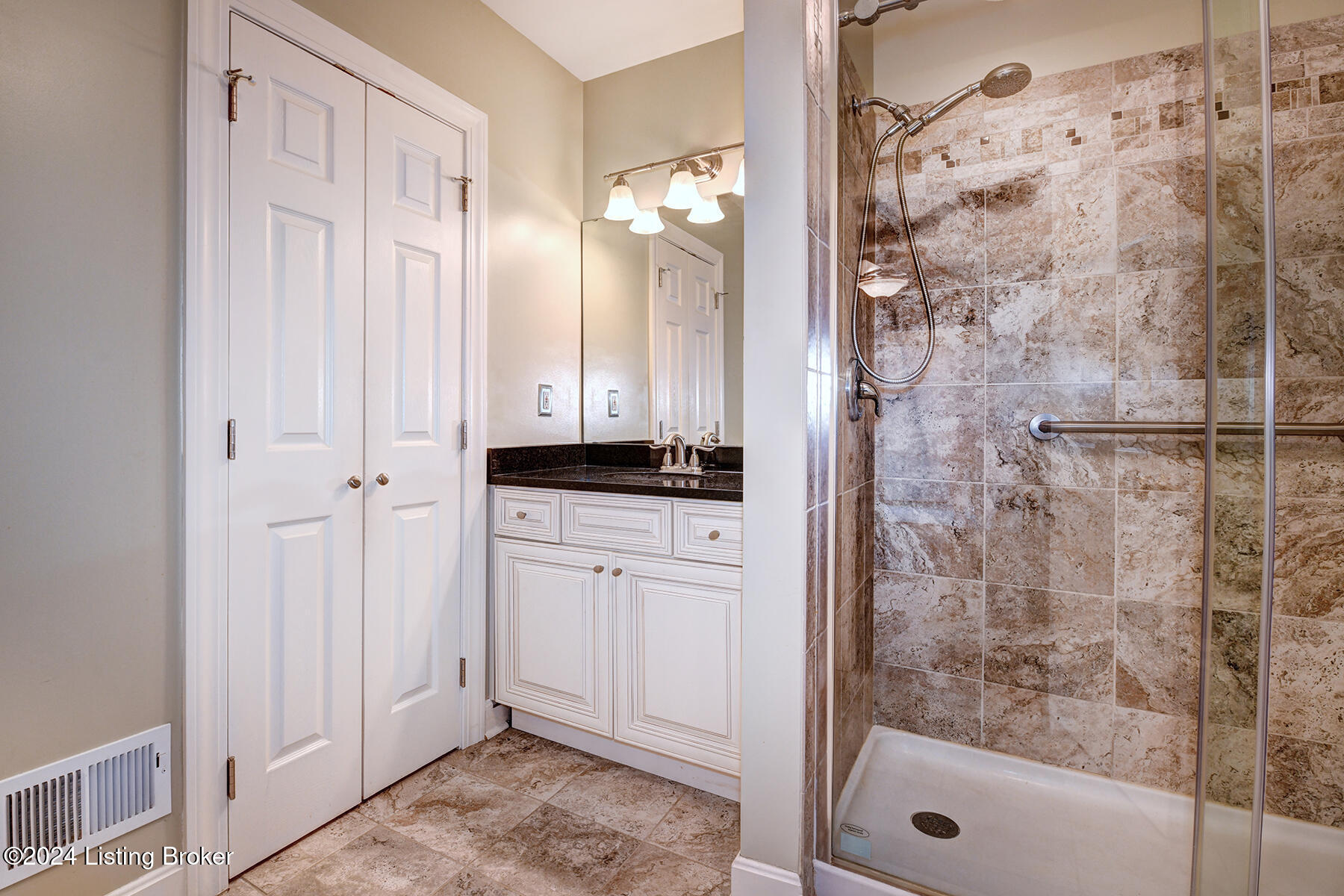 8603 Applegate Village Dr