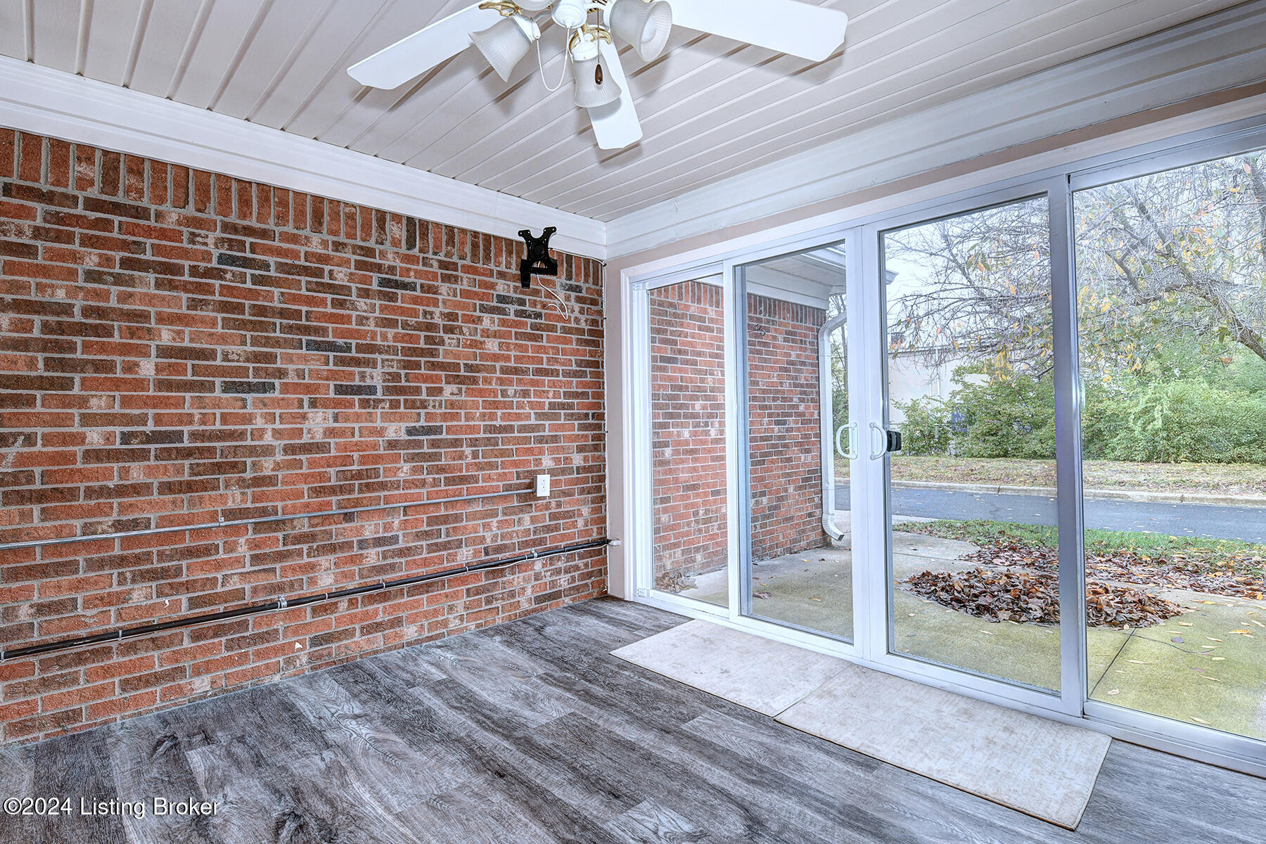 8603 Applegate Village Dr