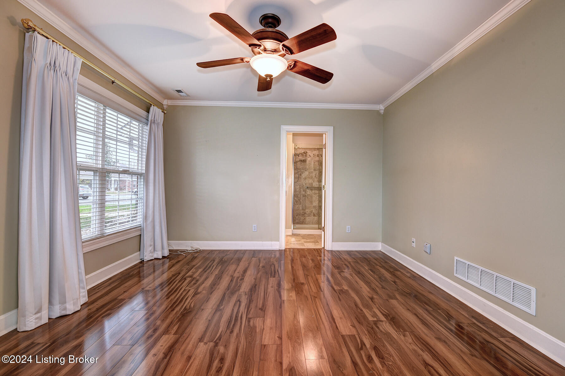 8603 Applegate Village Dr