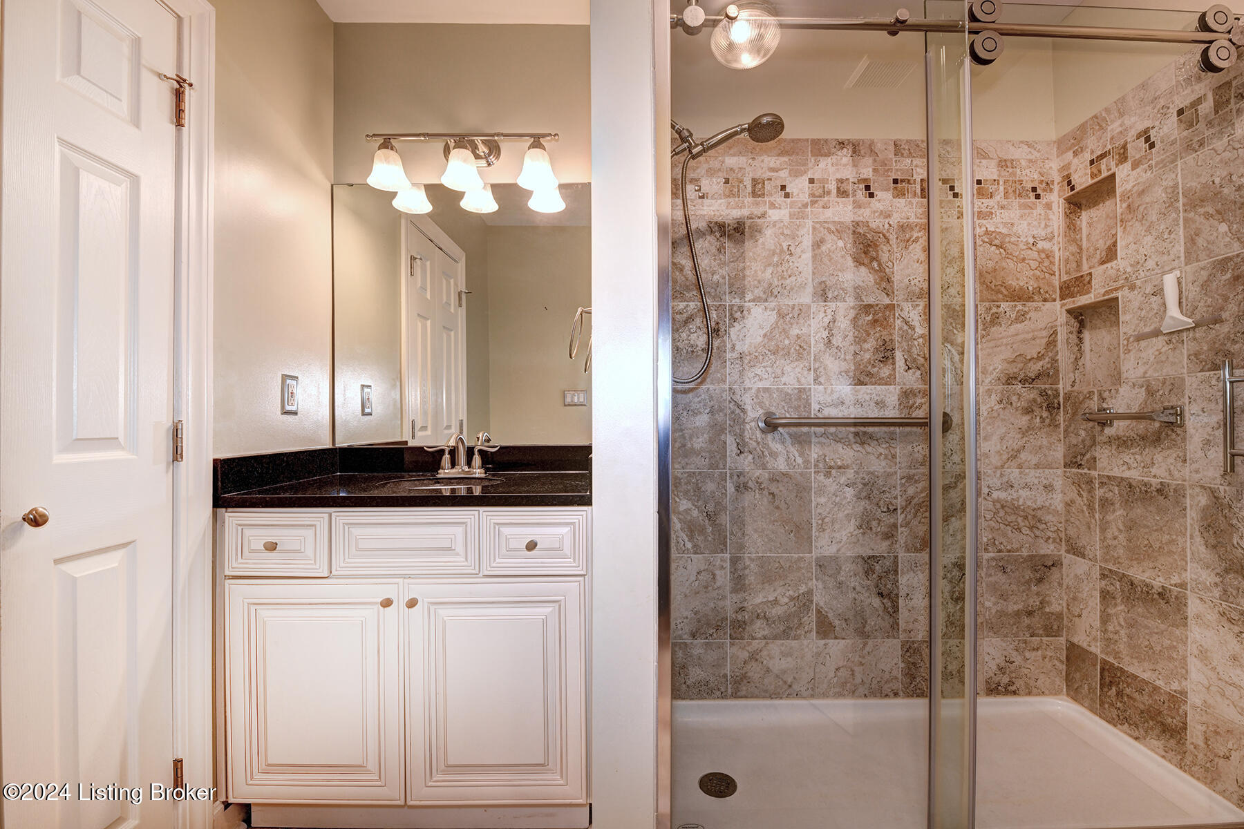 8603 Applegate Village Dr