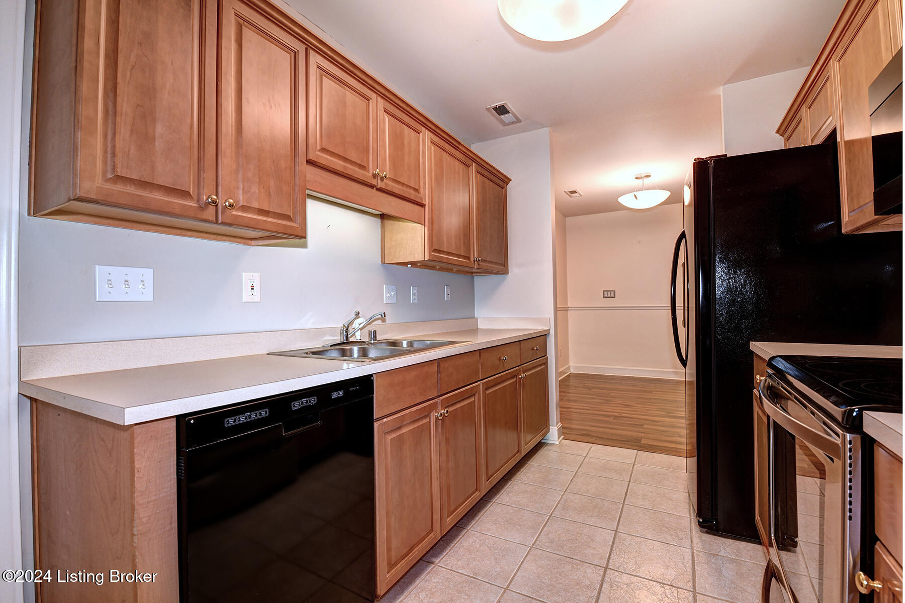 8603 Applegate Village Dr