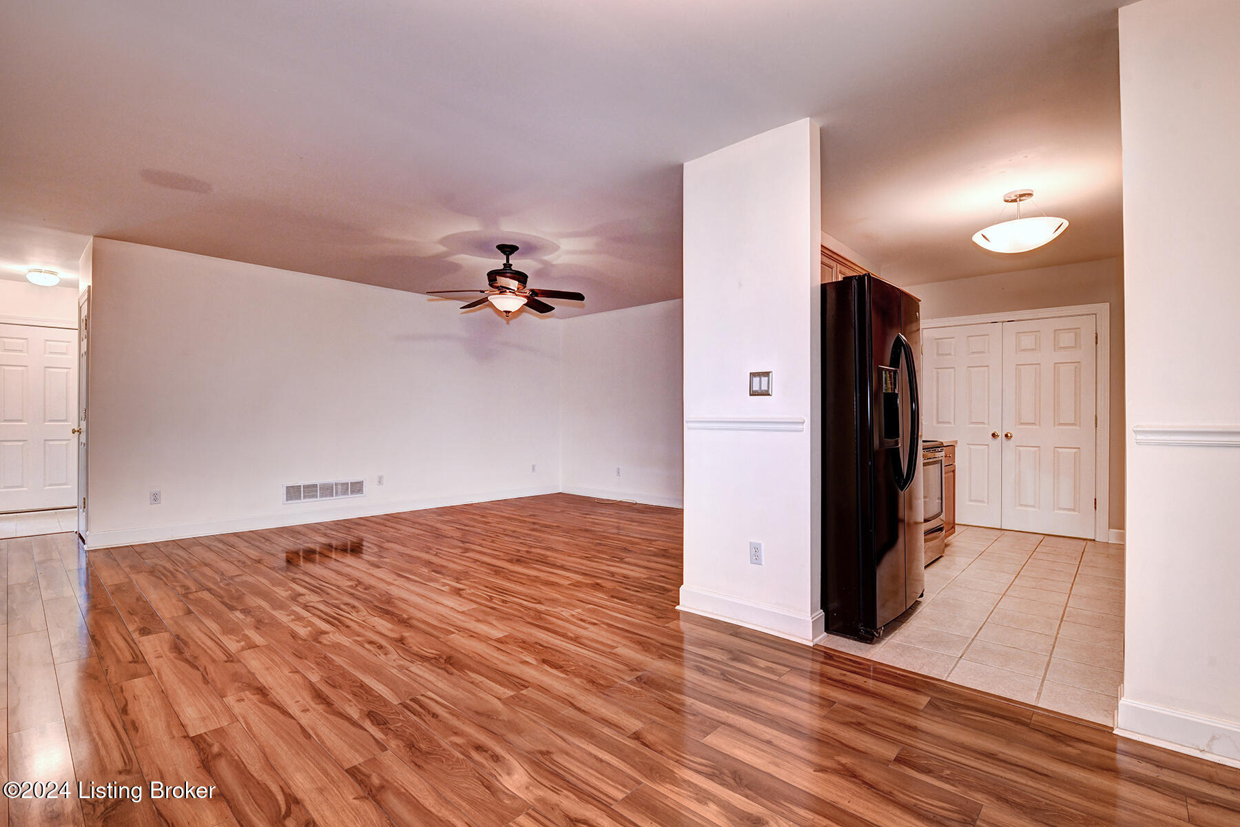 8603 Applegate Village Dr