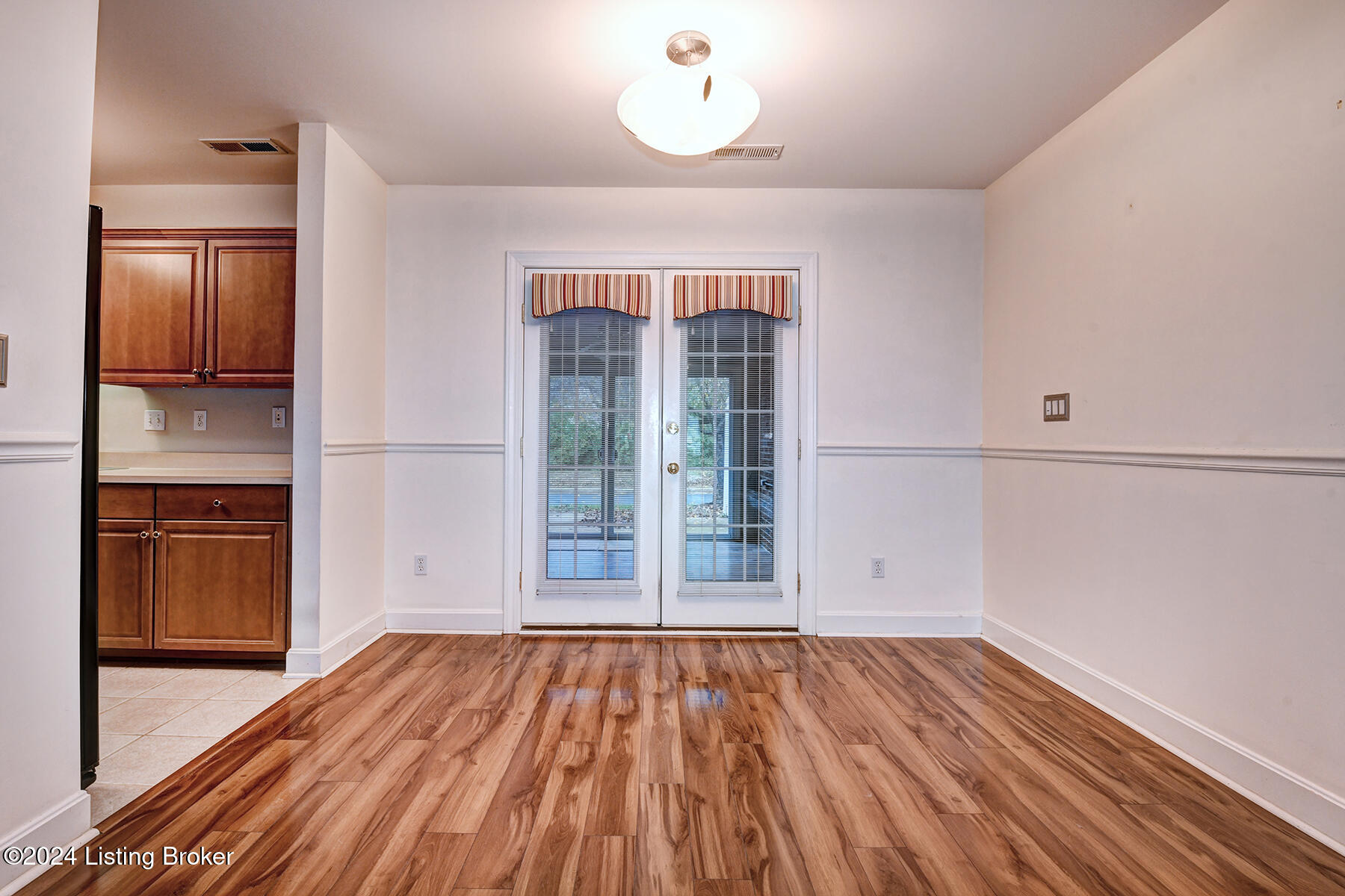 8603 Applegate Village Dr