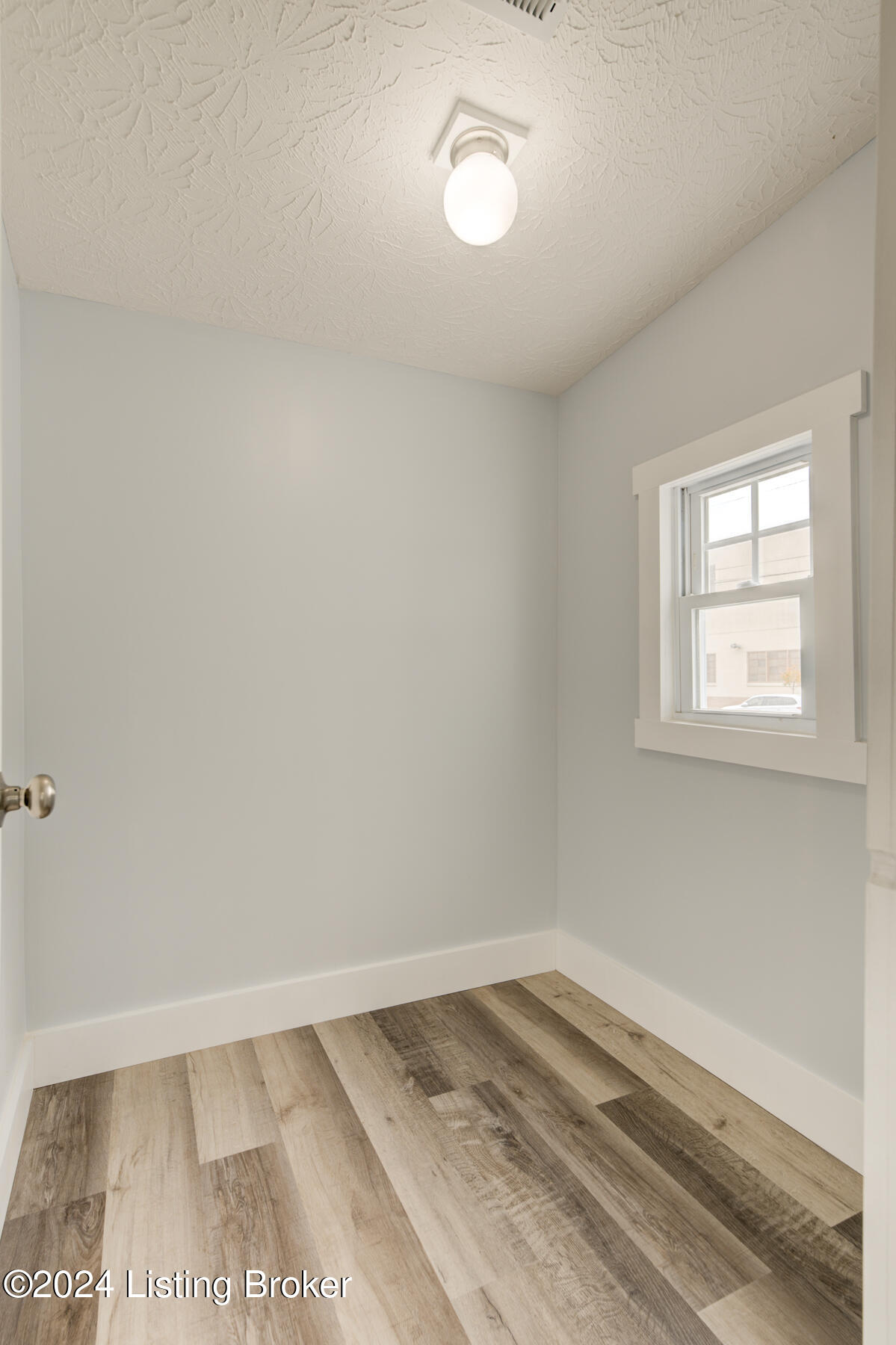 215 Mohawk Ave