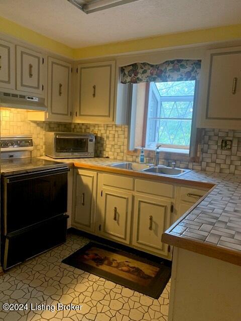 8602 Codington Ct