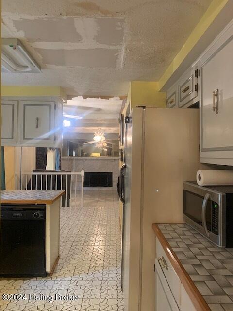 8602 Codington Ct