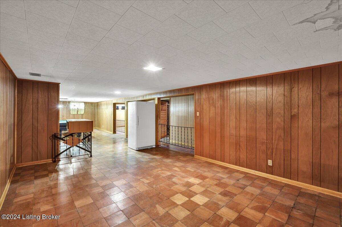 6512 Ridge Cliff Rd