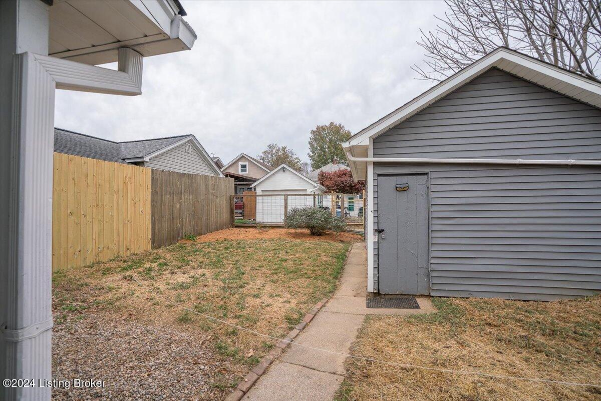1053 Wetterau Ave