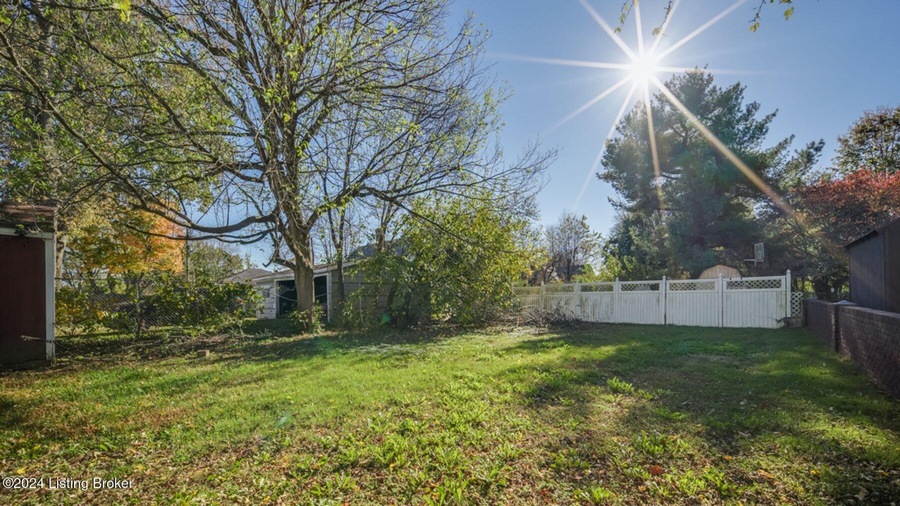 2104 Crums Ln