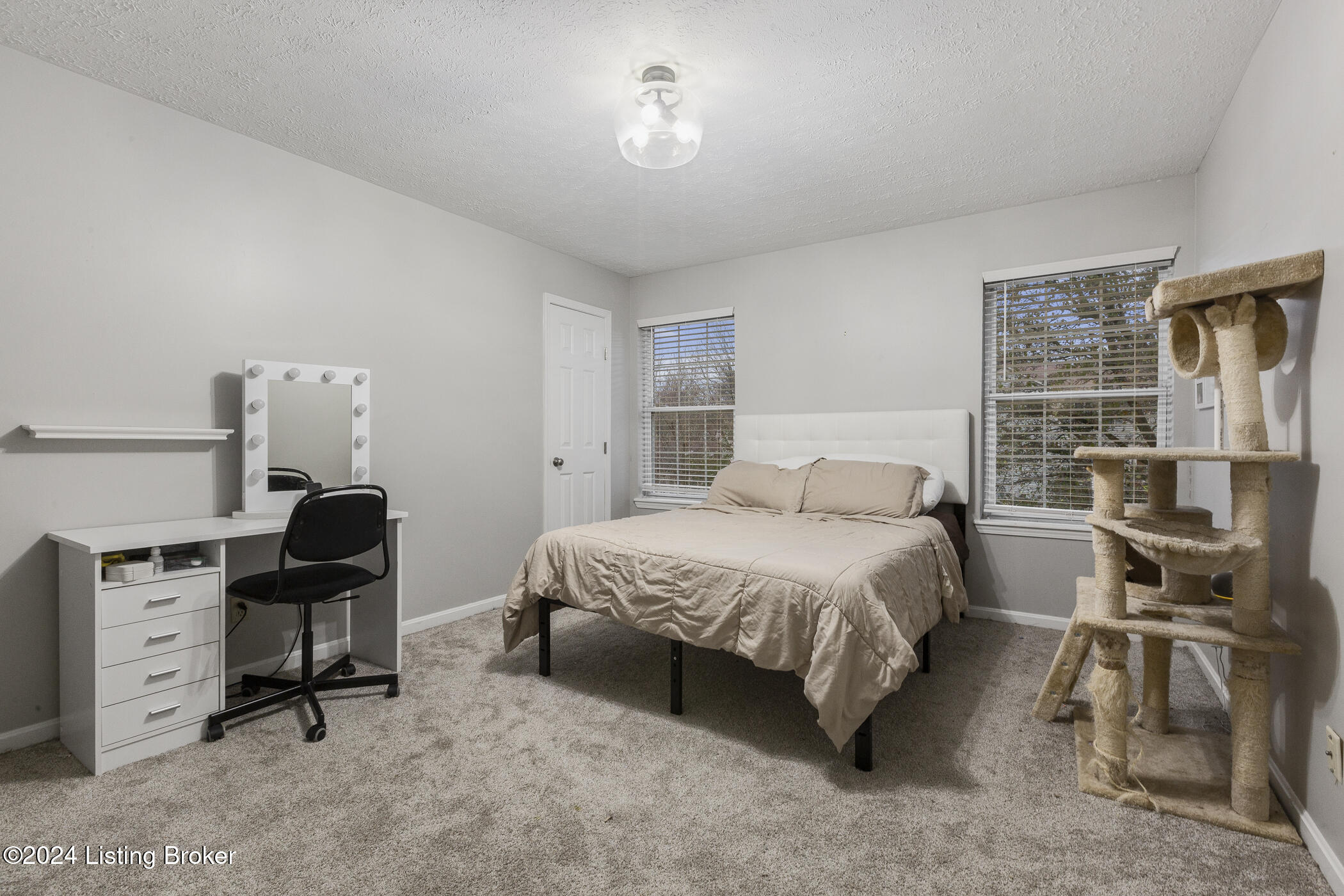 4400 Eagles Cove Ct