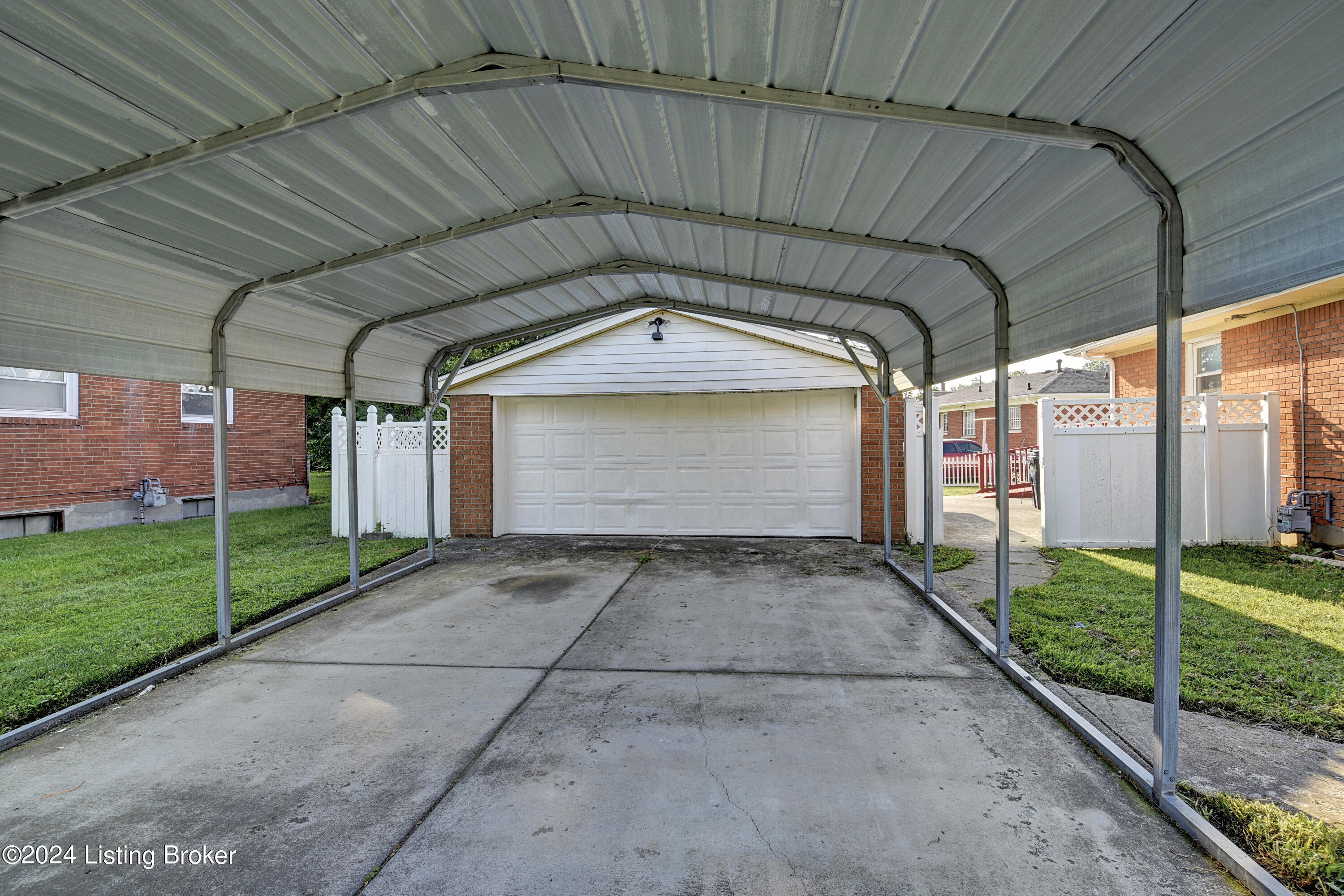 3115 Kingswood Way