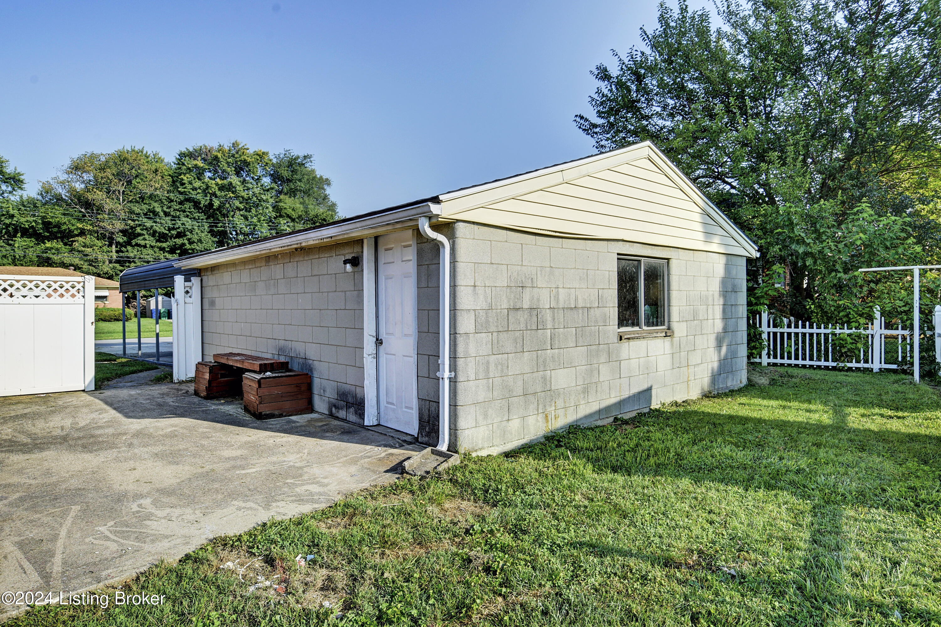 3115 Kingswood Way