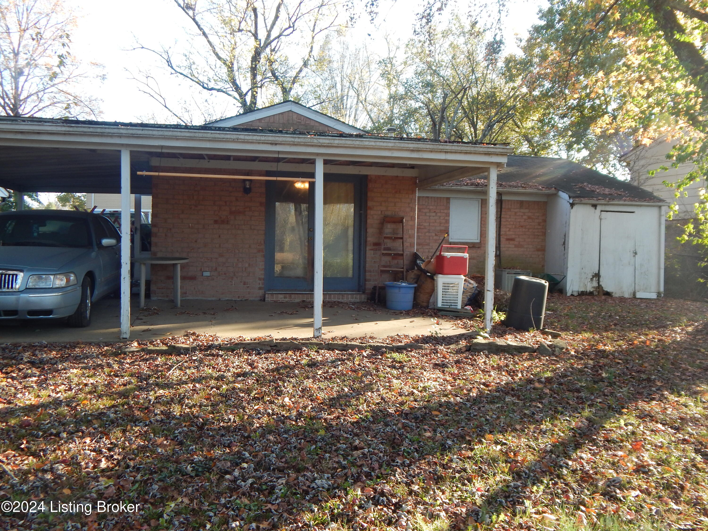 9812 Farnham Dr