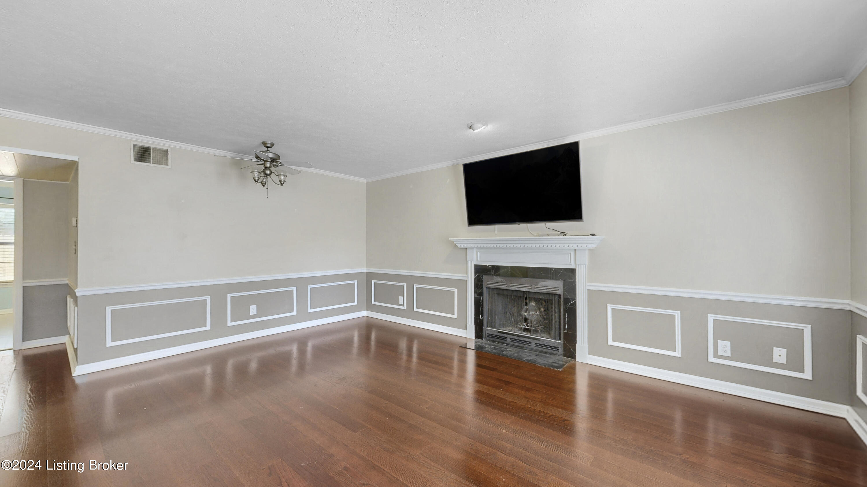 3813 Chamberlain Ln, APT B