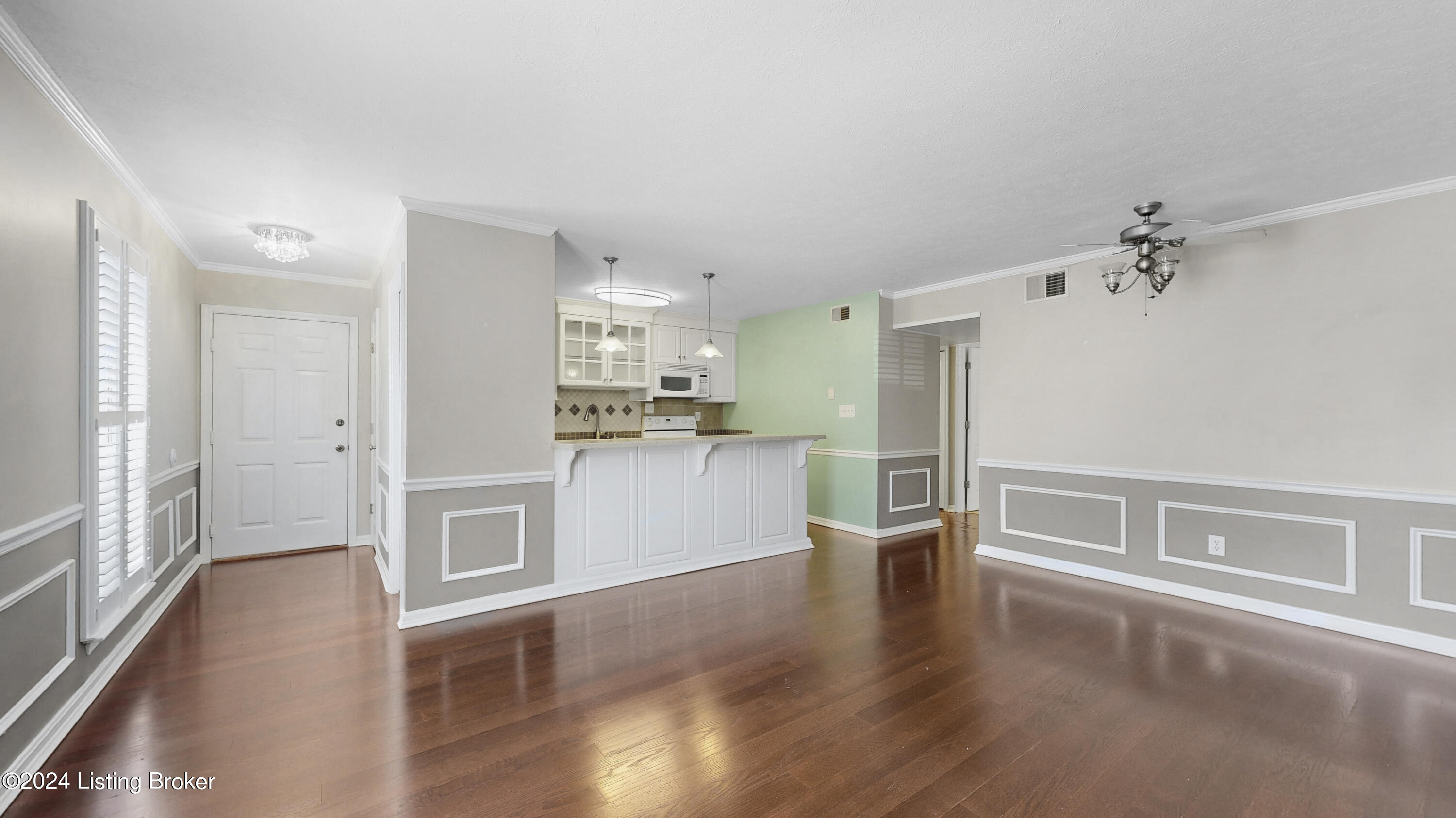 3813 Chamberlain Ln, APT B