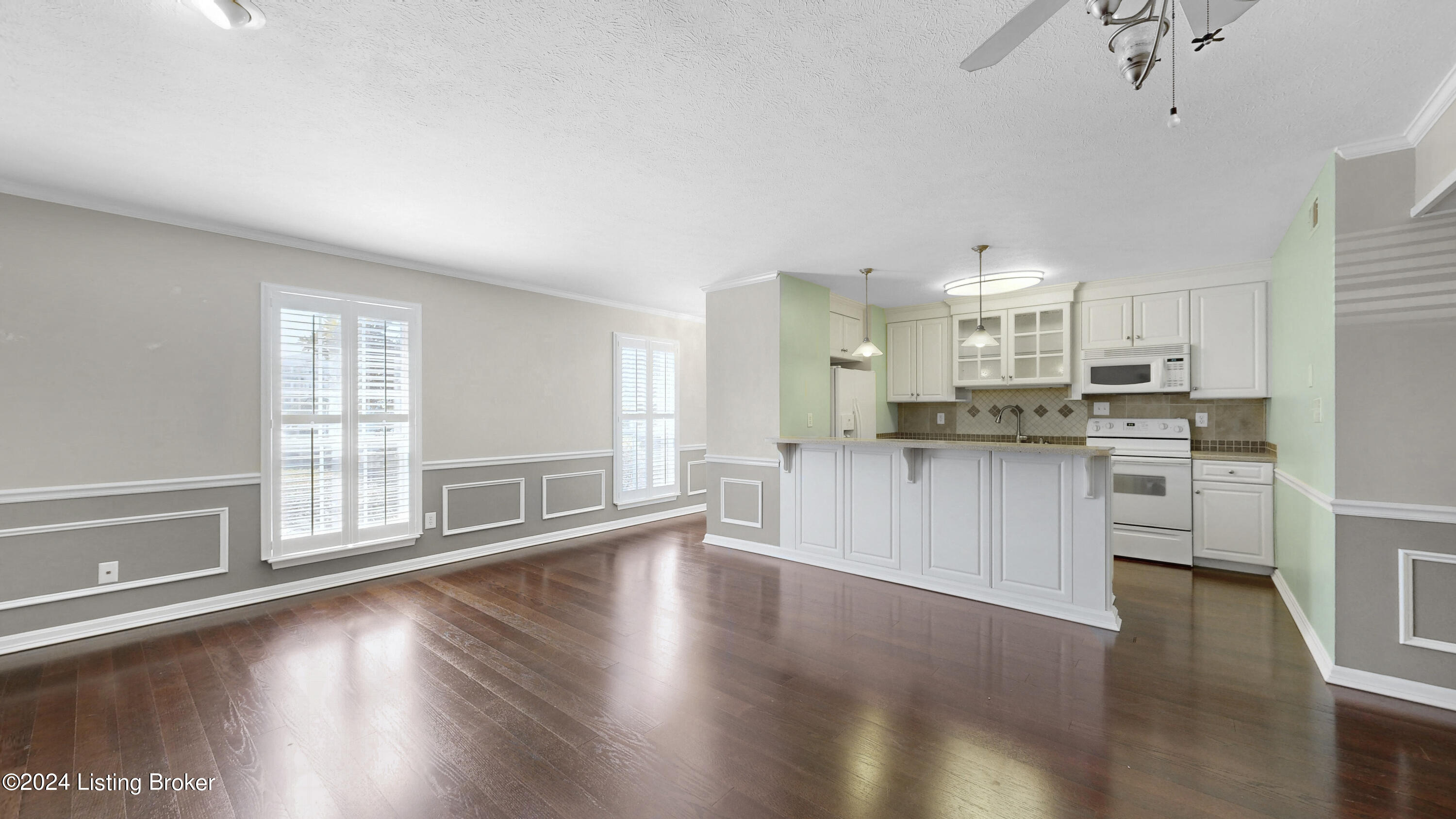 3813 Chamberlain Ln, APT B