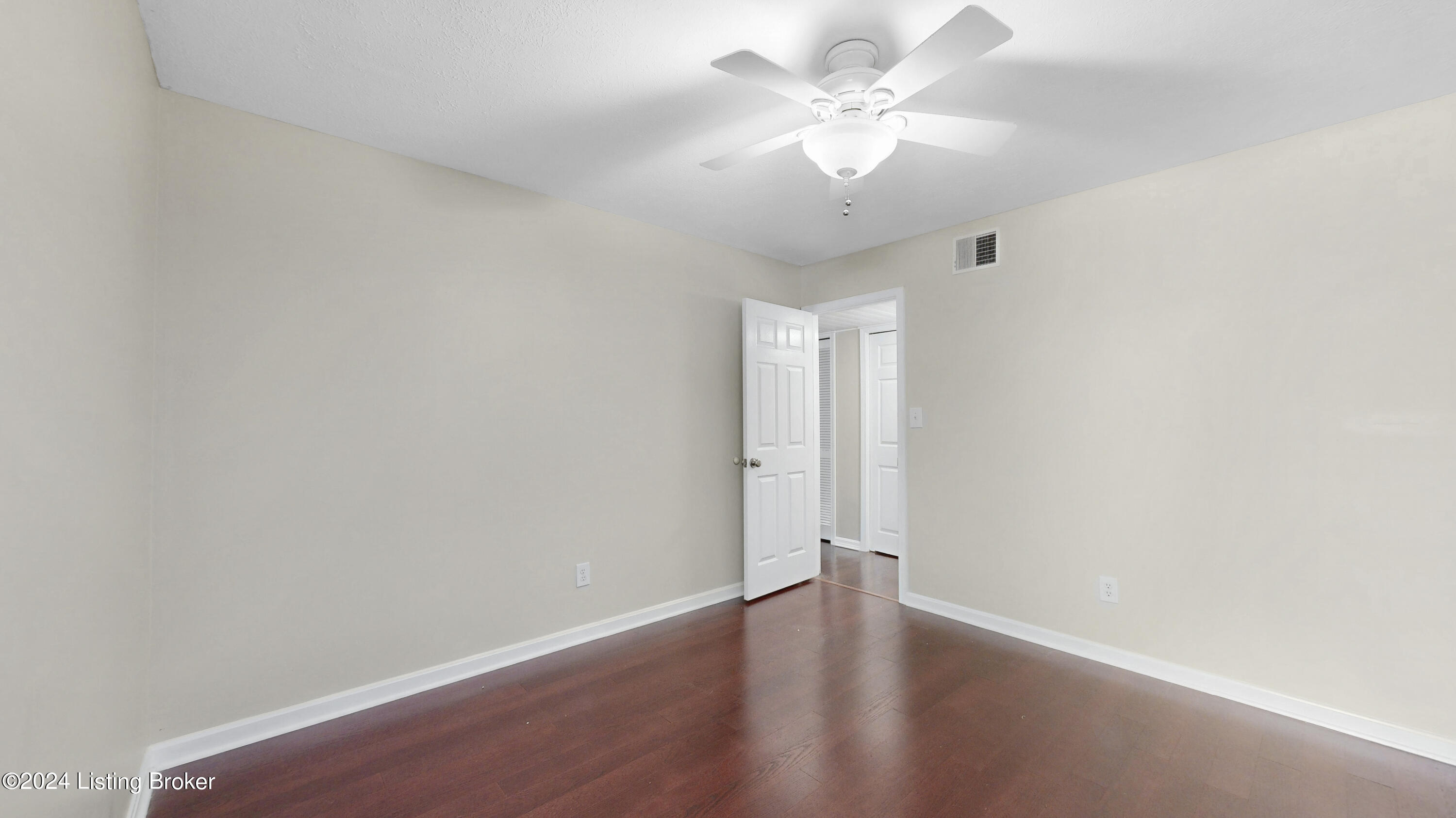 3813 Chamberlain Ln, APT B
