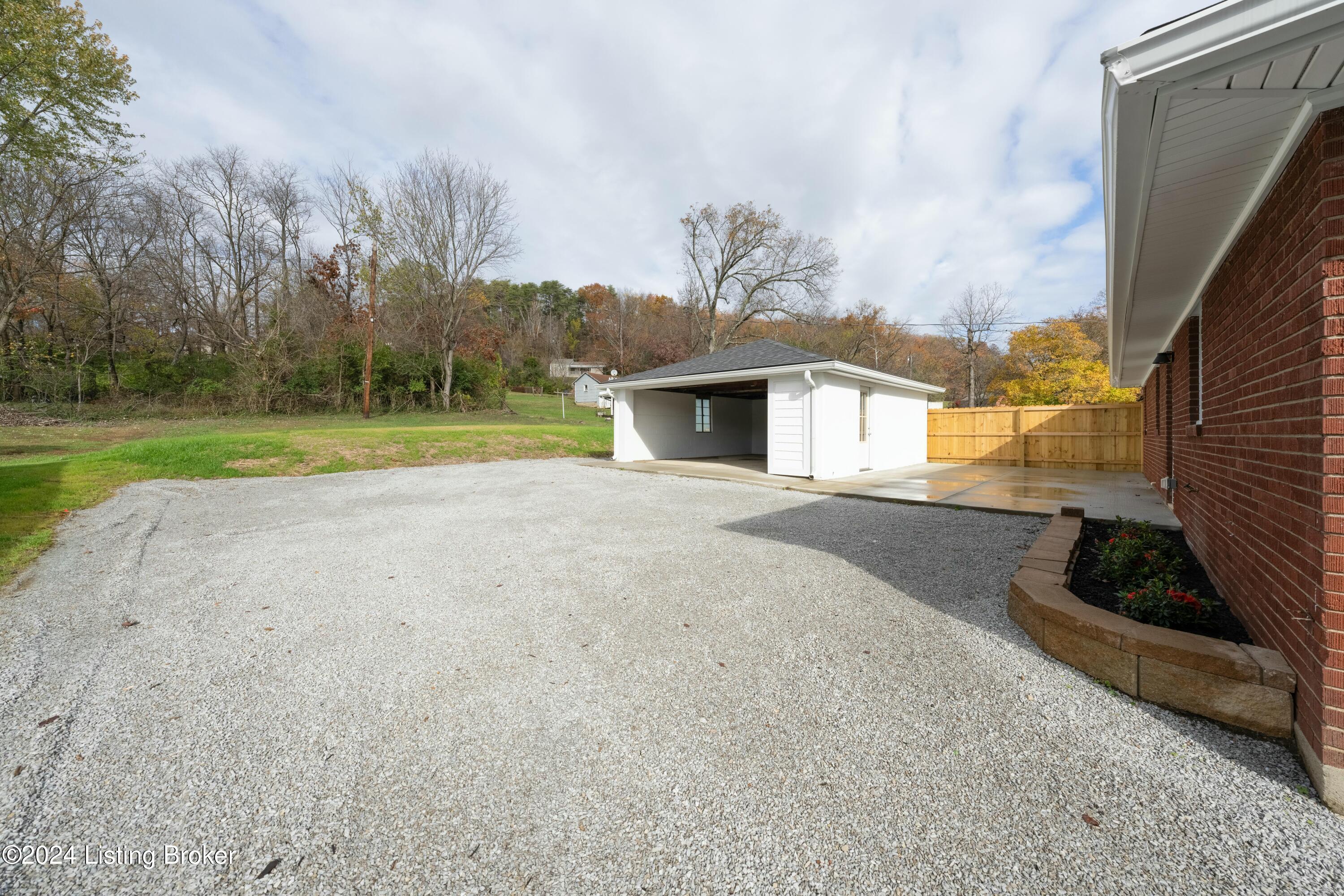 9308 3rd Street Rd