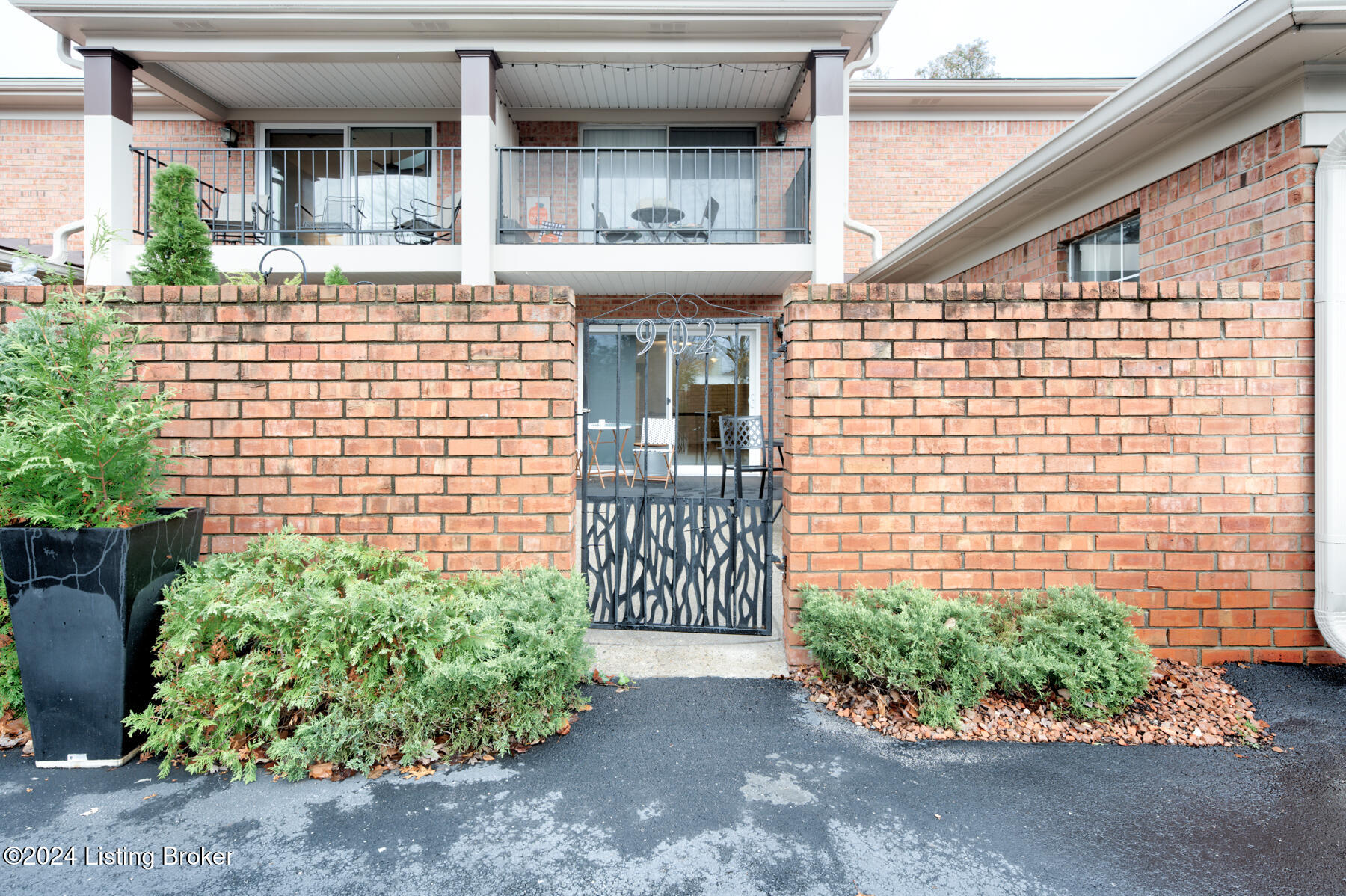 902 Forest Park Rd