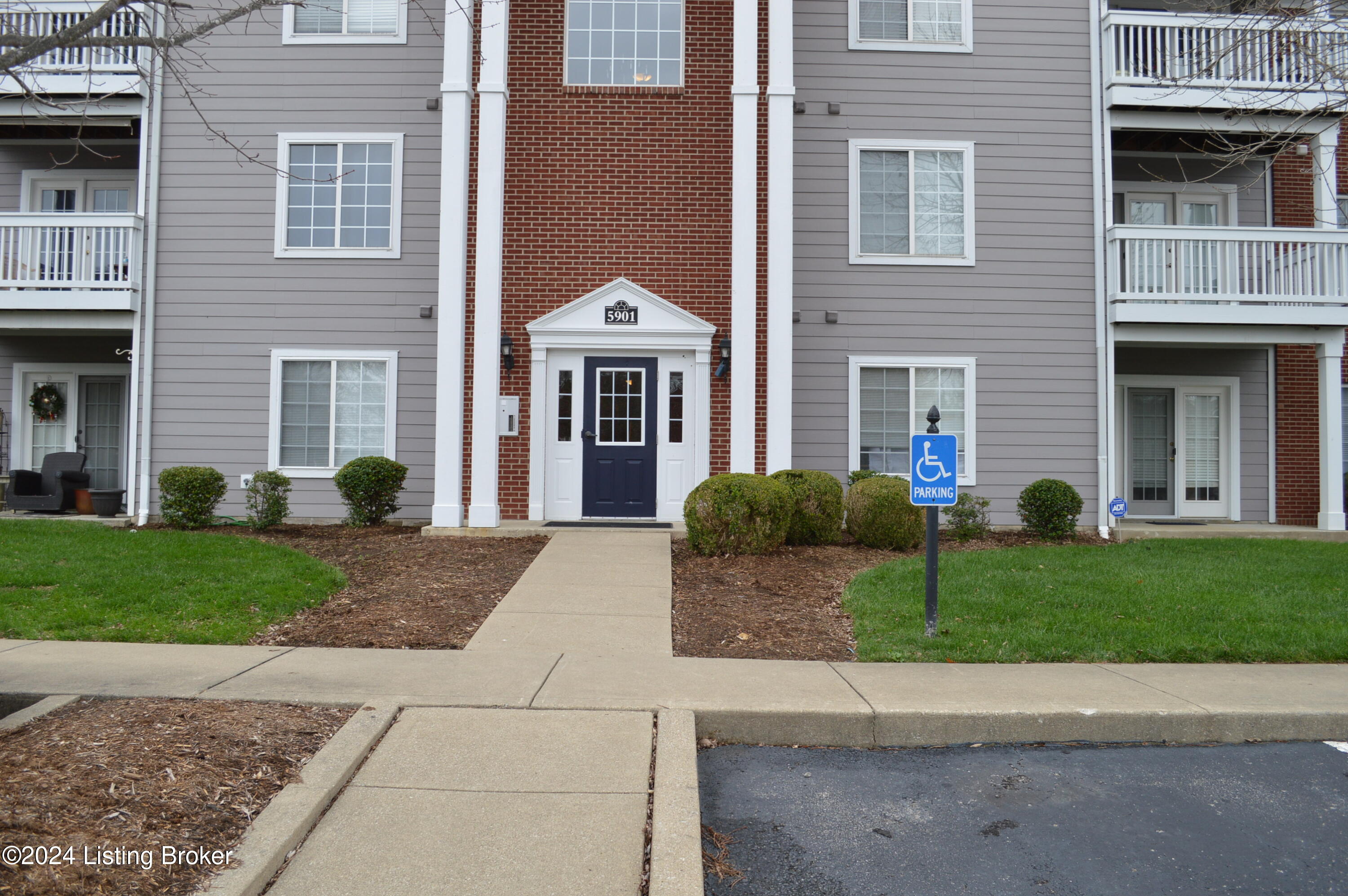 5901 Landers Ave, 104