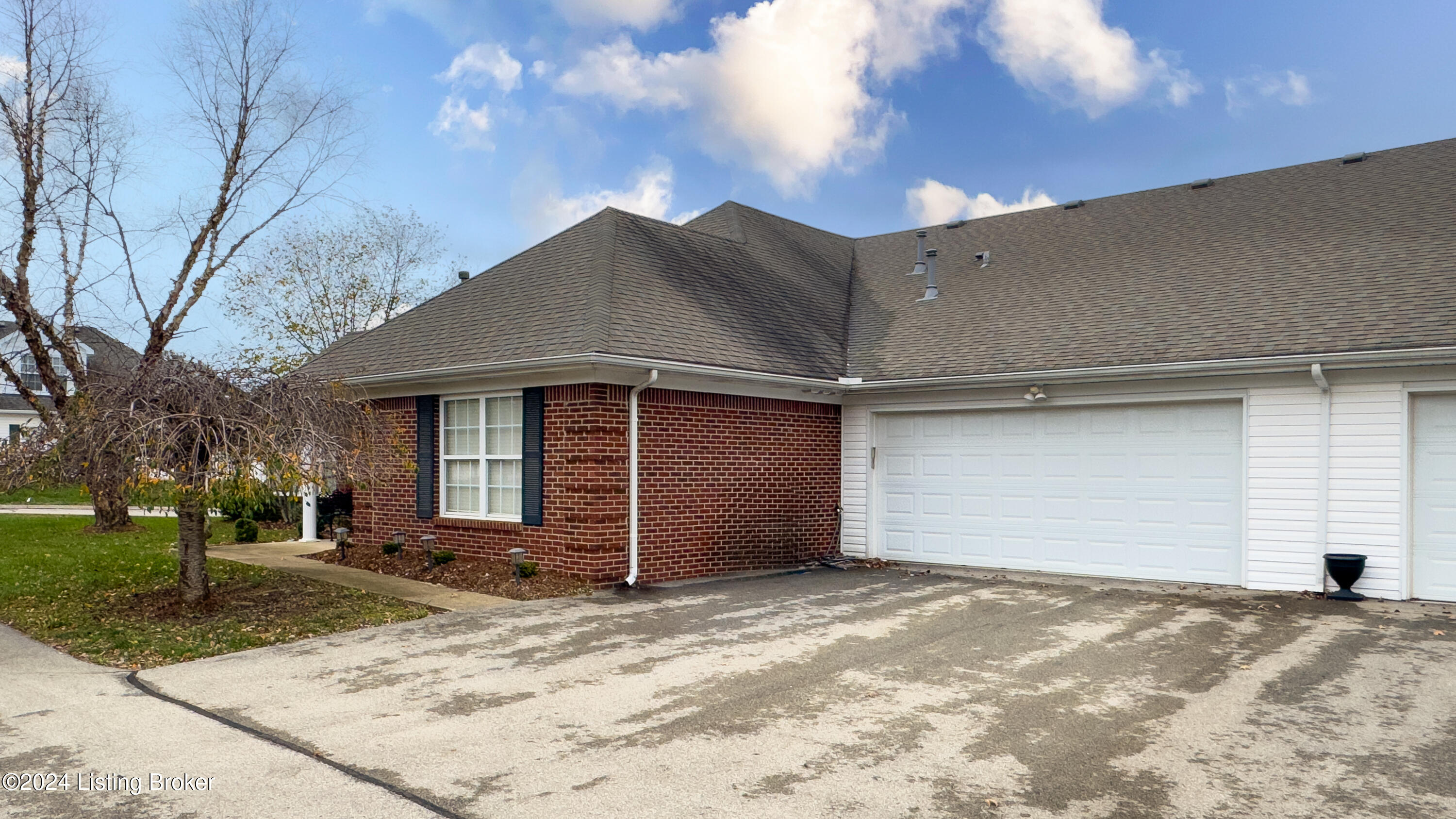 10223 Pine Glen Cir