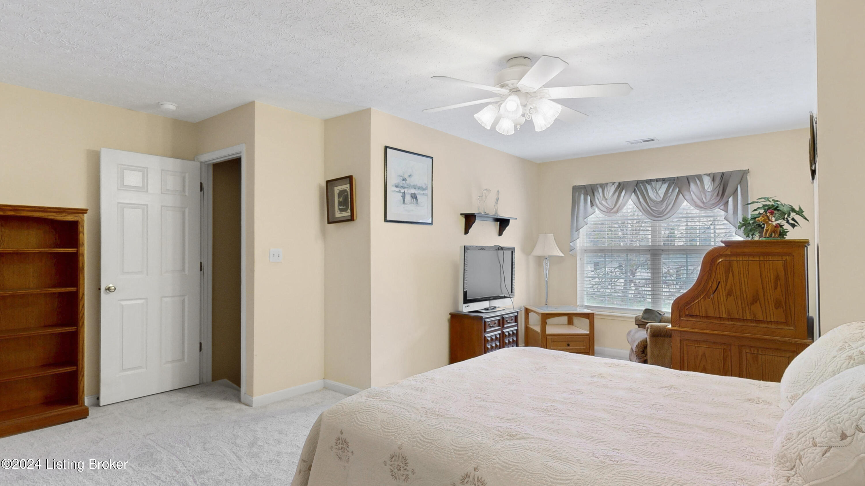 10223 Pine Glen Cir