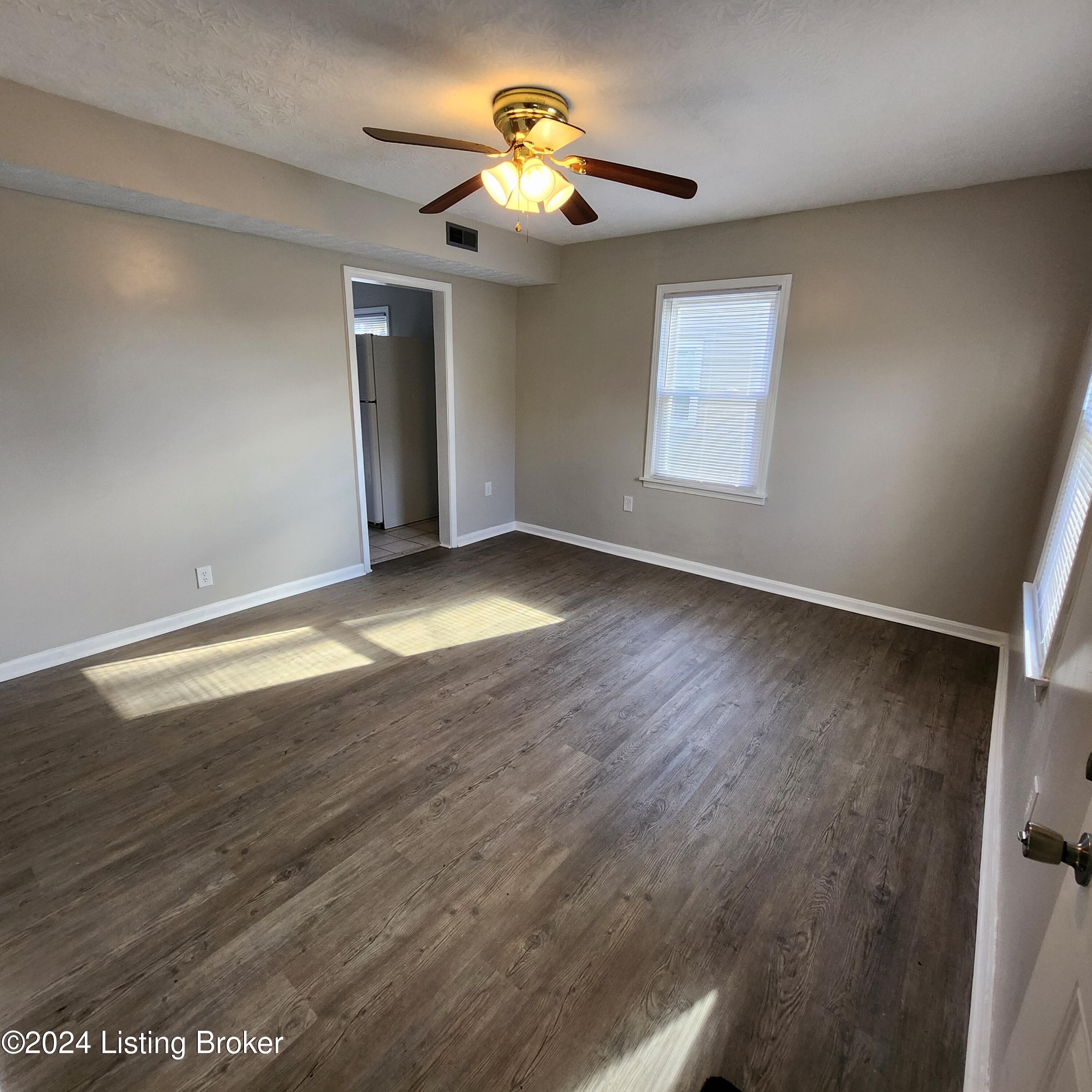 1542 Loney Ln