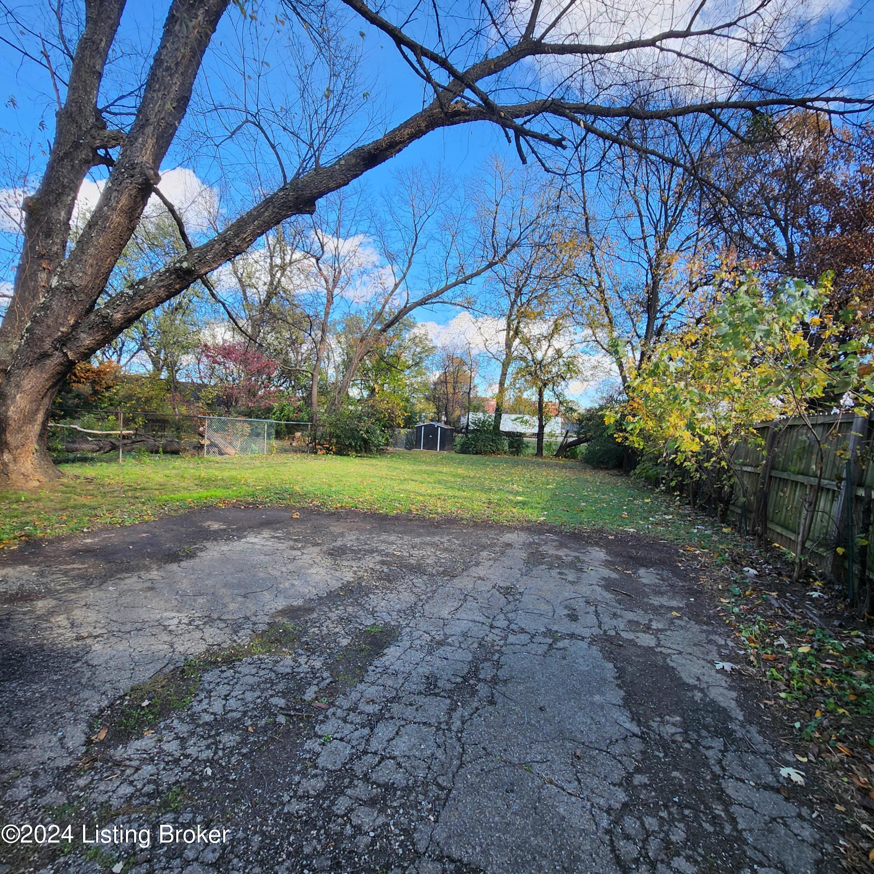 1542 Loney Ln